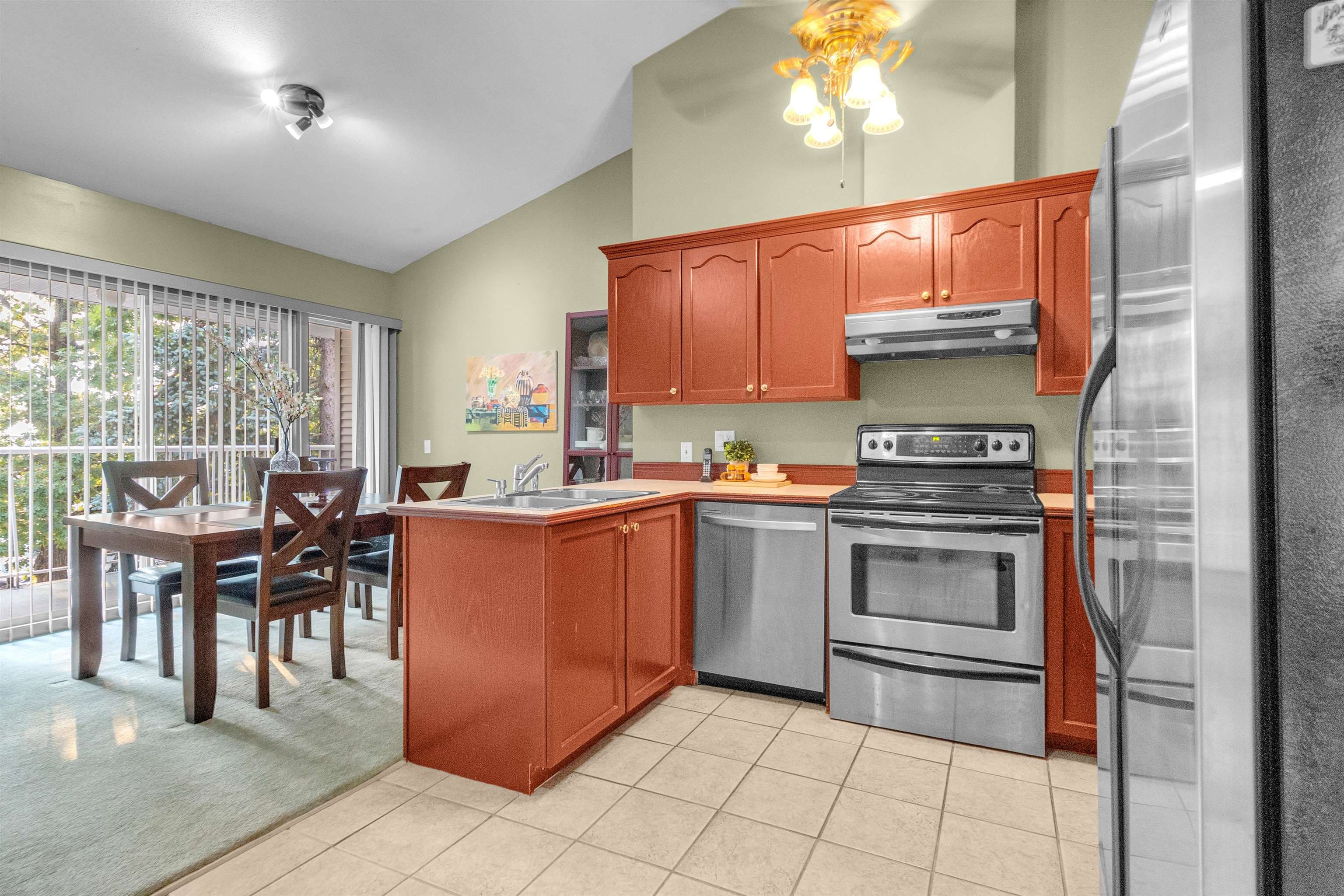 212 - 9072 Fleetwood Way, Surrey, V3R 0M6 — photo 3