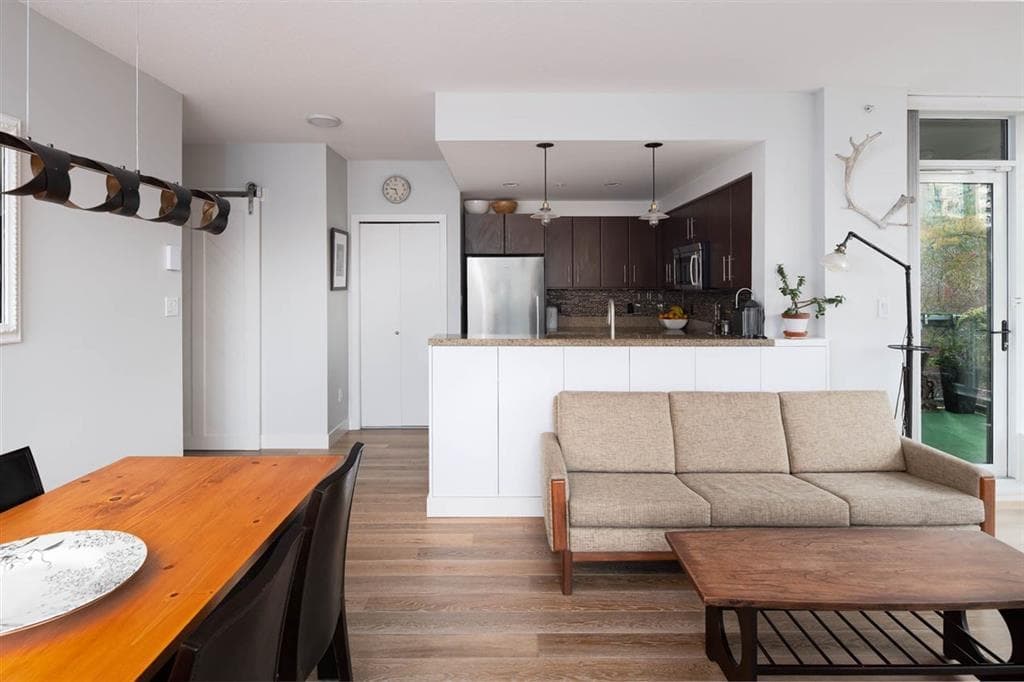 301 - 189 National Avenue, Vancouver, V6A 4L8 — photo 5