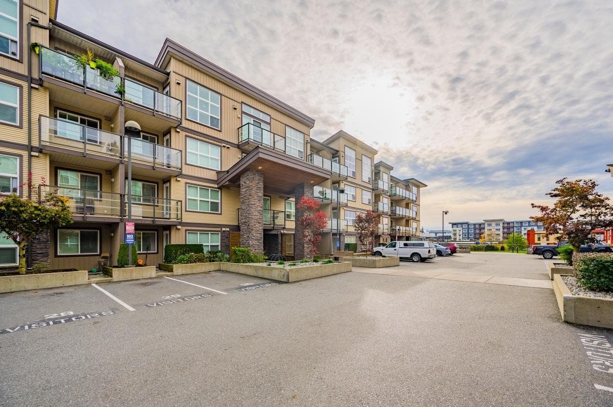 213 - 30525 Cardinal Avenue, Abbotsford, V2T 0A8 — photo 1