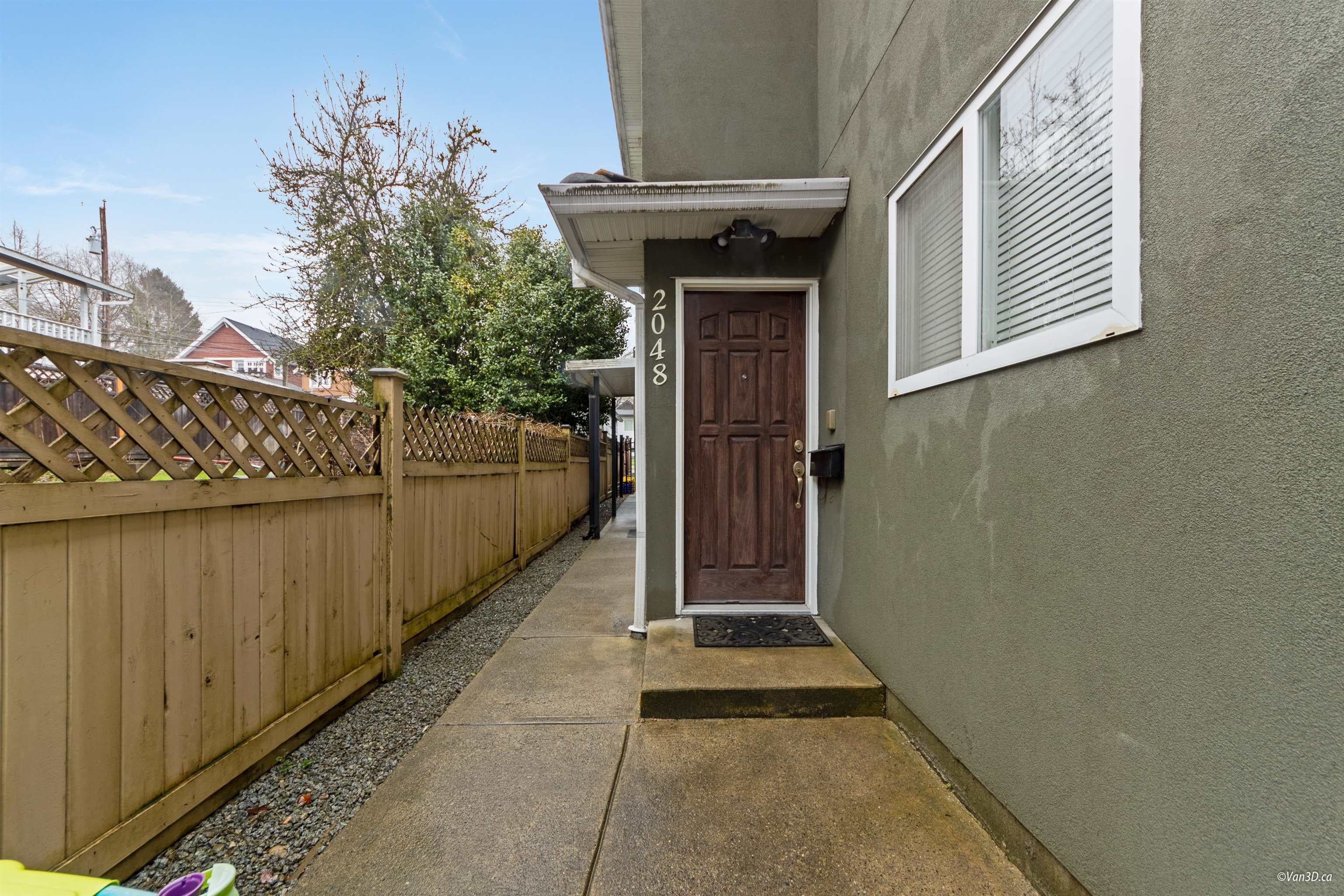 2048 E 1st Avenue, Vancouver, V5N 1B5 — photo 2
