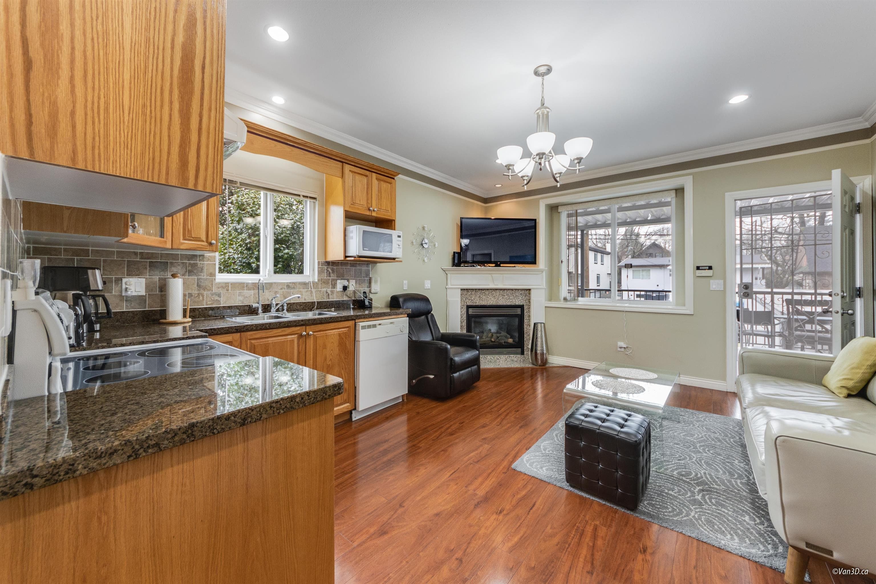 2048 E 1st Avenue, Vancouver, V5N 1B5 — photo 3