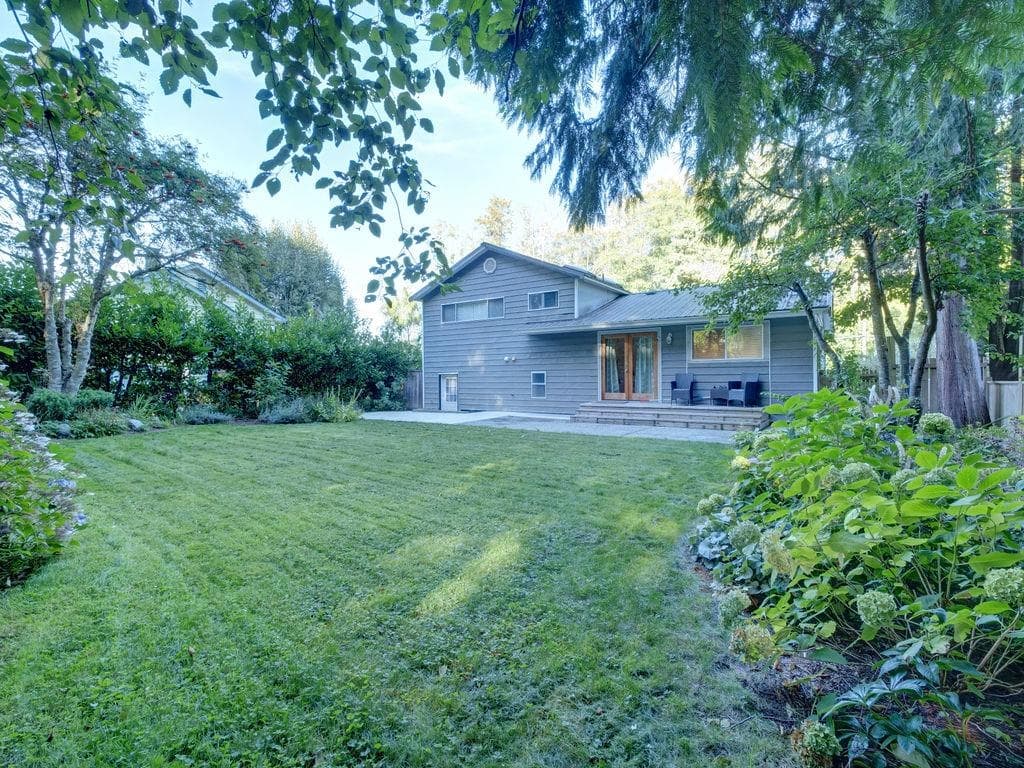 329 Burns Road, Gibsons, V0N 1V8 — photo 4