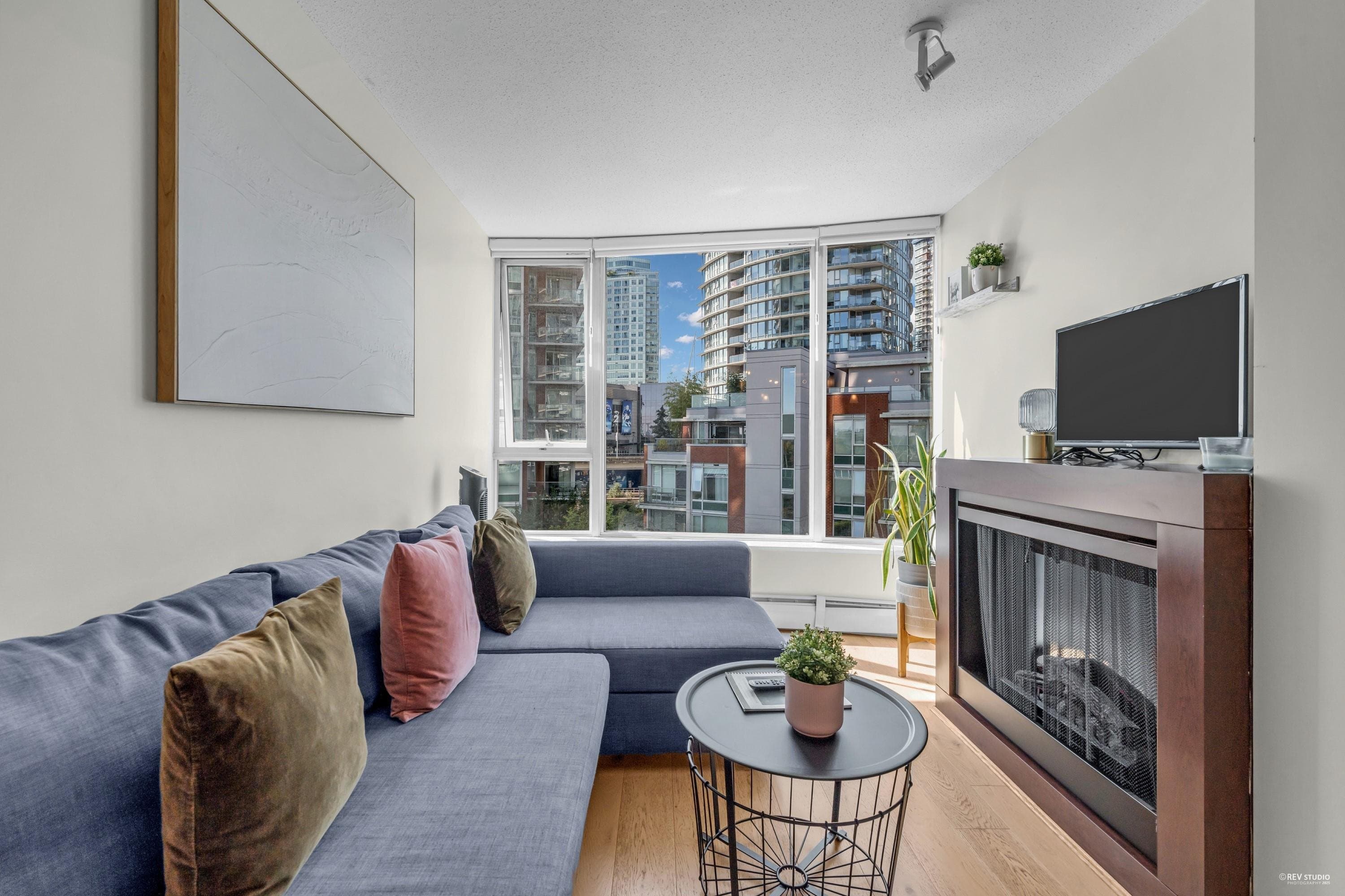 703 - 58 Keefer Place, Vancouver, V6B 0B8 — photo 3