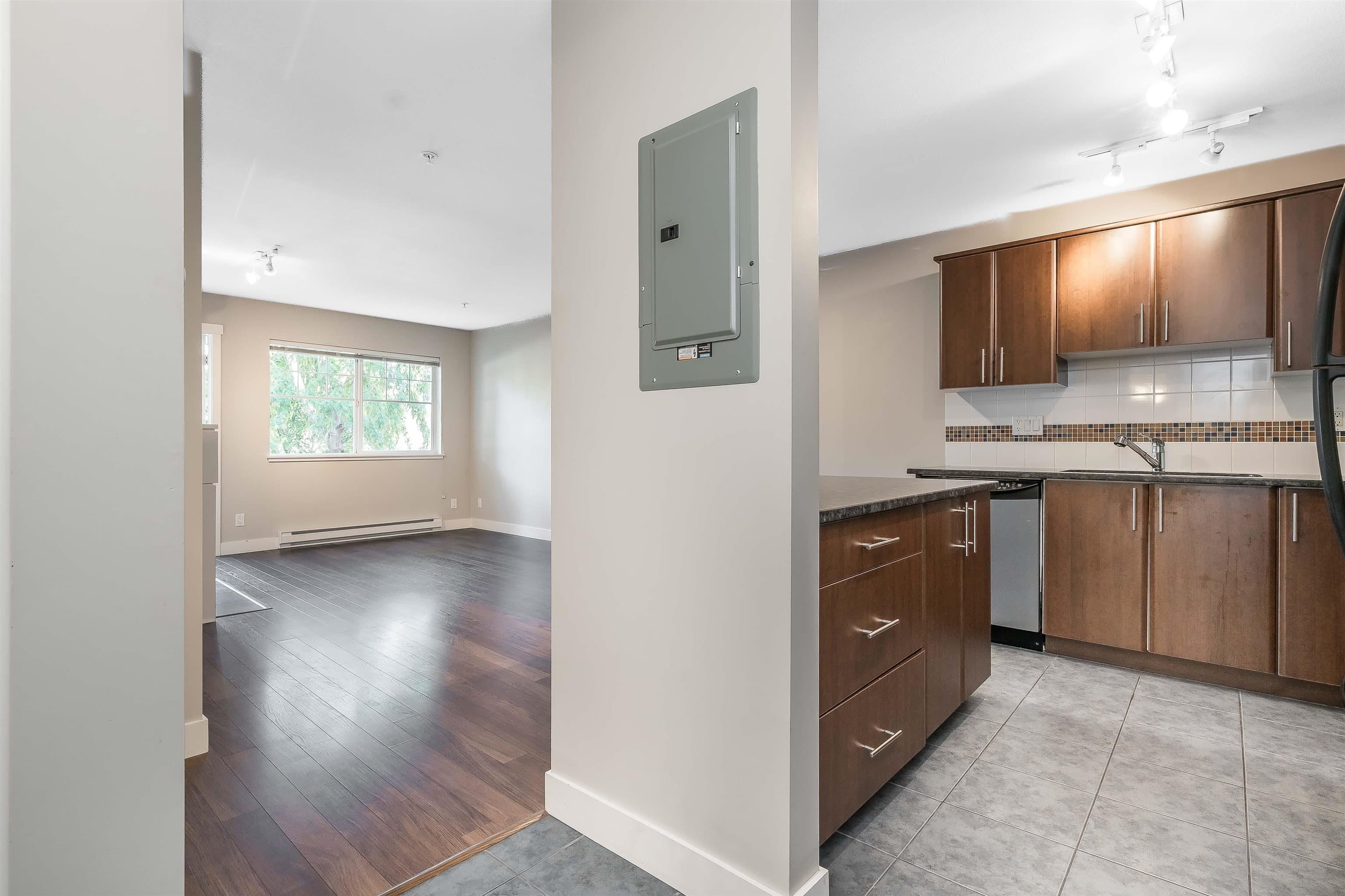209 - 19320 65 Avenue, Surrey, V4N 0A3 — photo 4