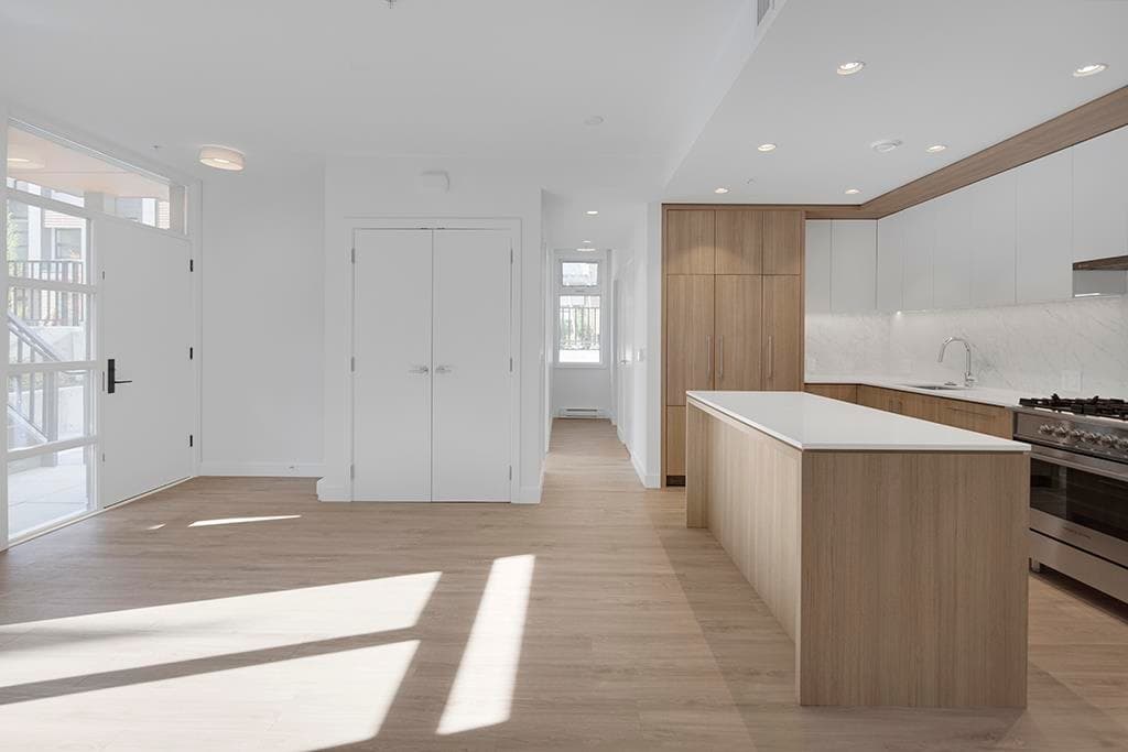208 - 6085 Irmin Street, Burnaby, V5J 0J7 — photo 5