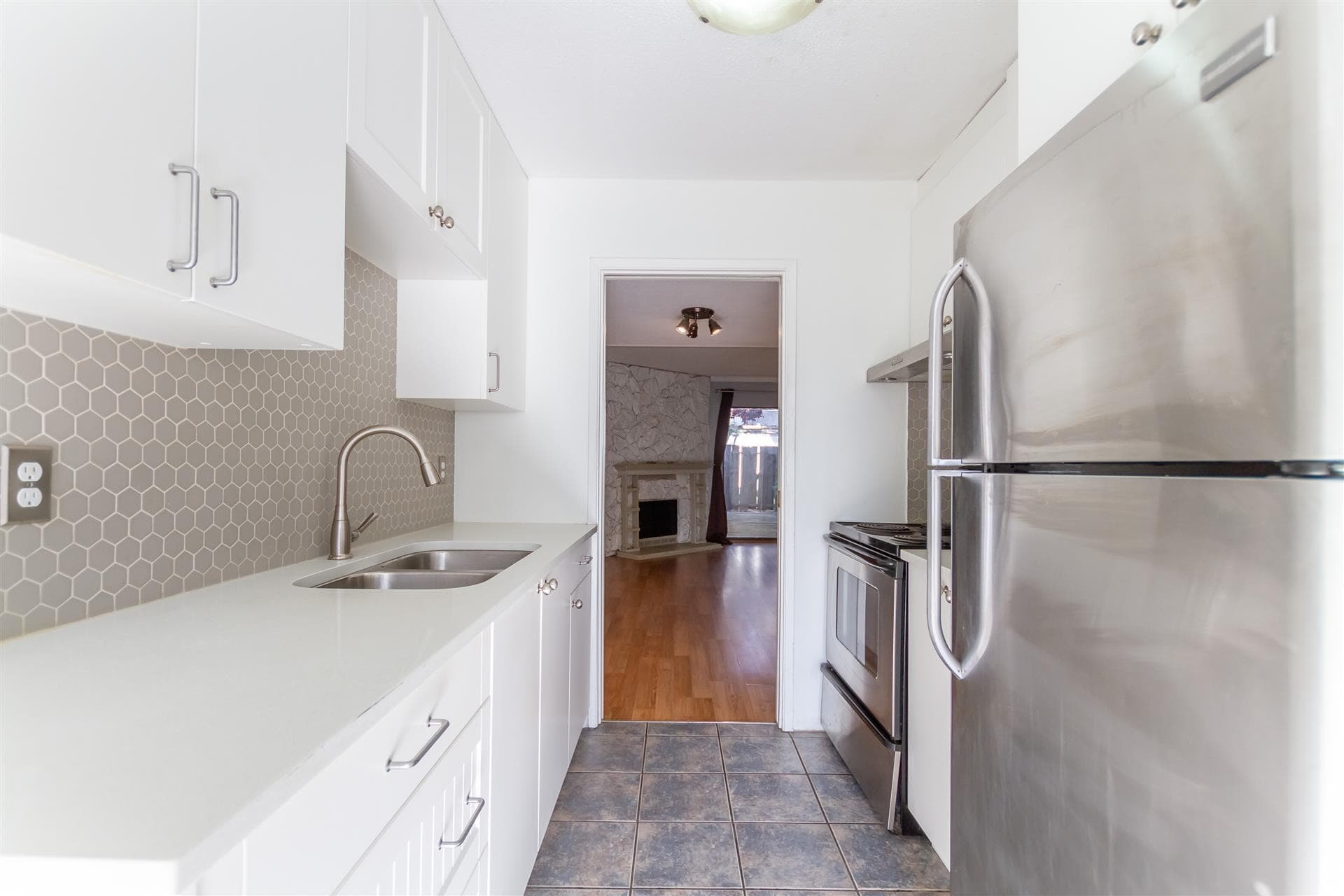 22180 122 Avenue, Maple Ridge, V2X 3X6 — photo 2