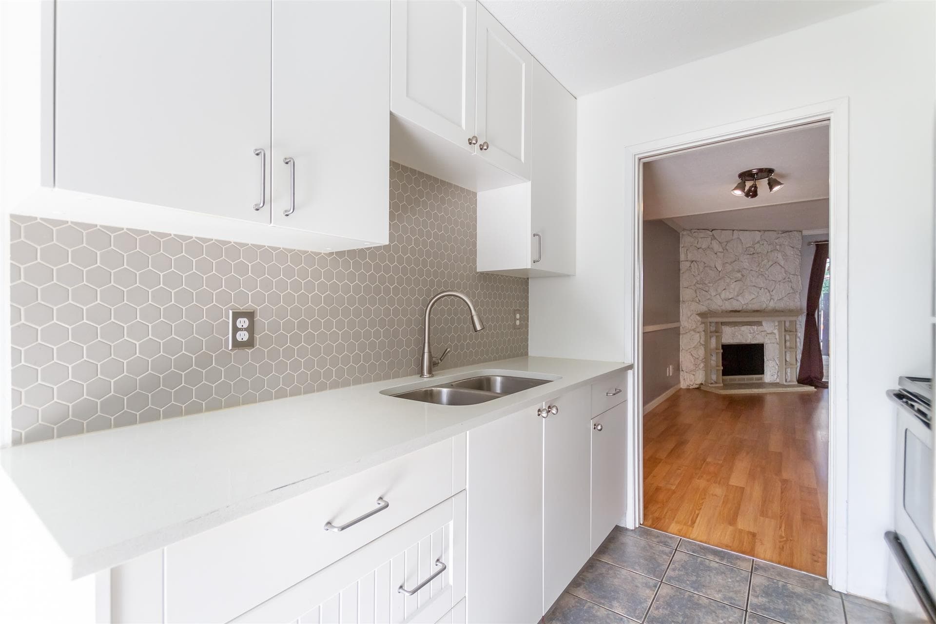 22180 122 Avenue, Maple Ridge, V2X 3X6 — photo 3