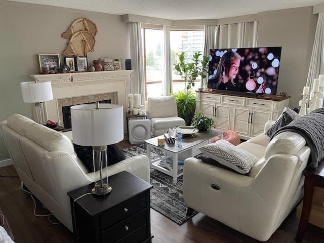 812 - 15111 Russell Avenue, White Rock, V4B 2P4 — photo 2