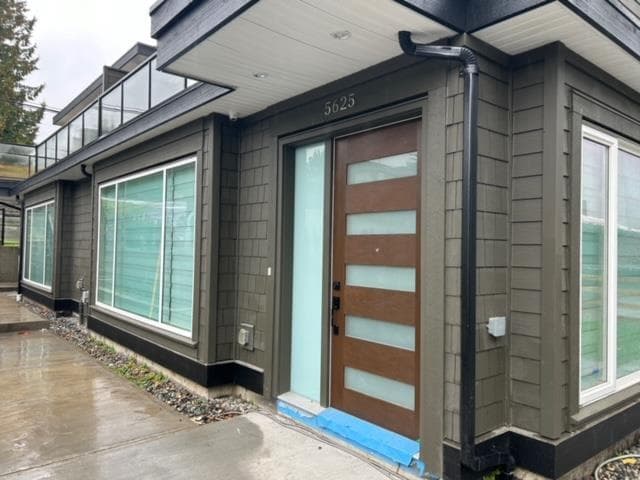 5625 Woodsworth Street, Burnaby, V5G 3P6 — photo 2