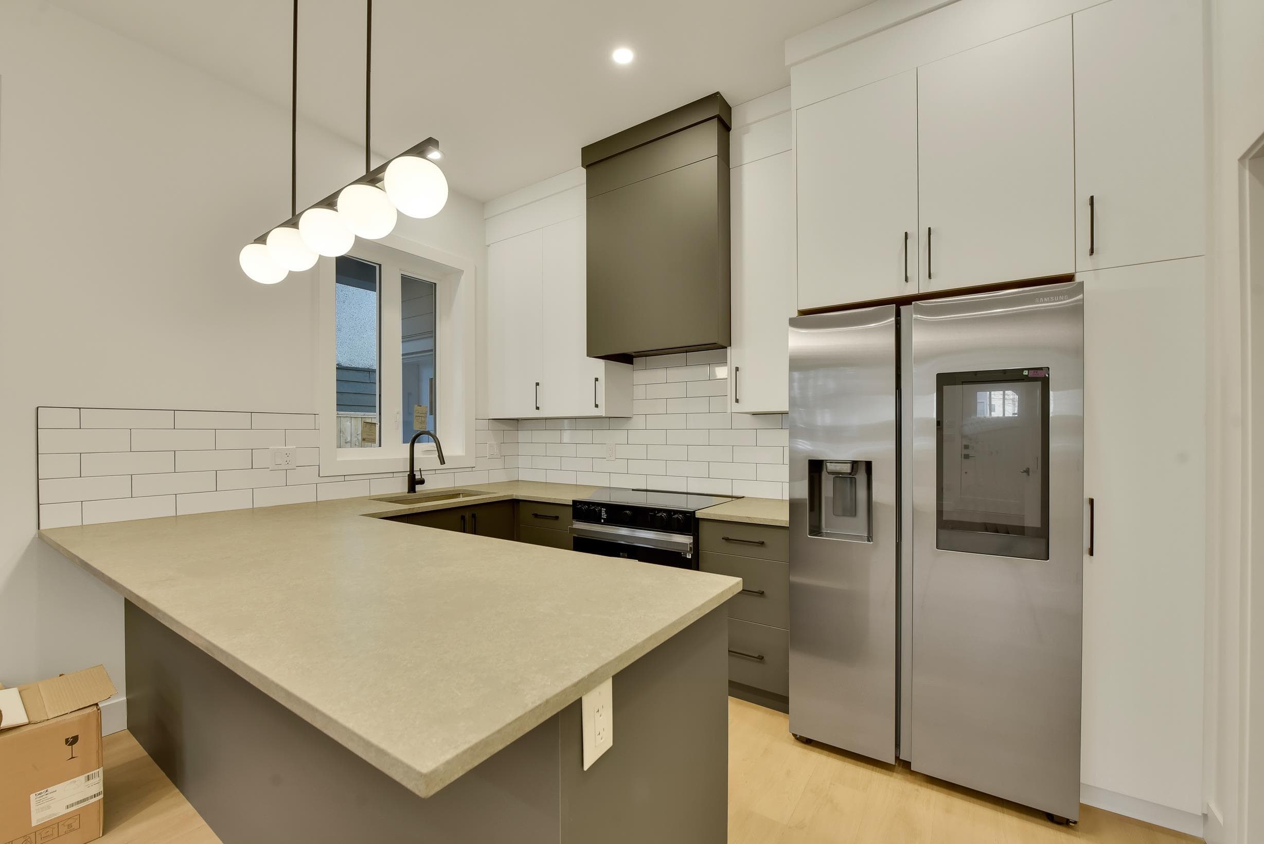 1 - 1436 E 1st Avenue, Vancouver, V5N 1A3 — photo 2