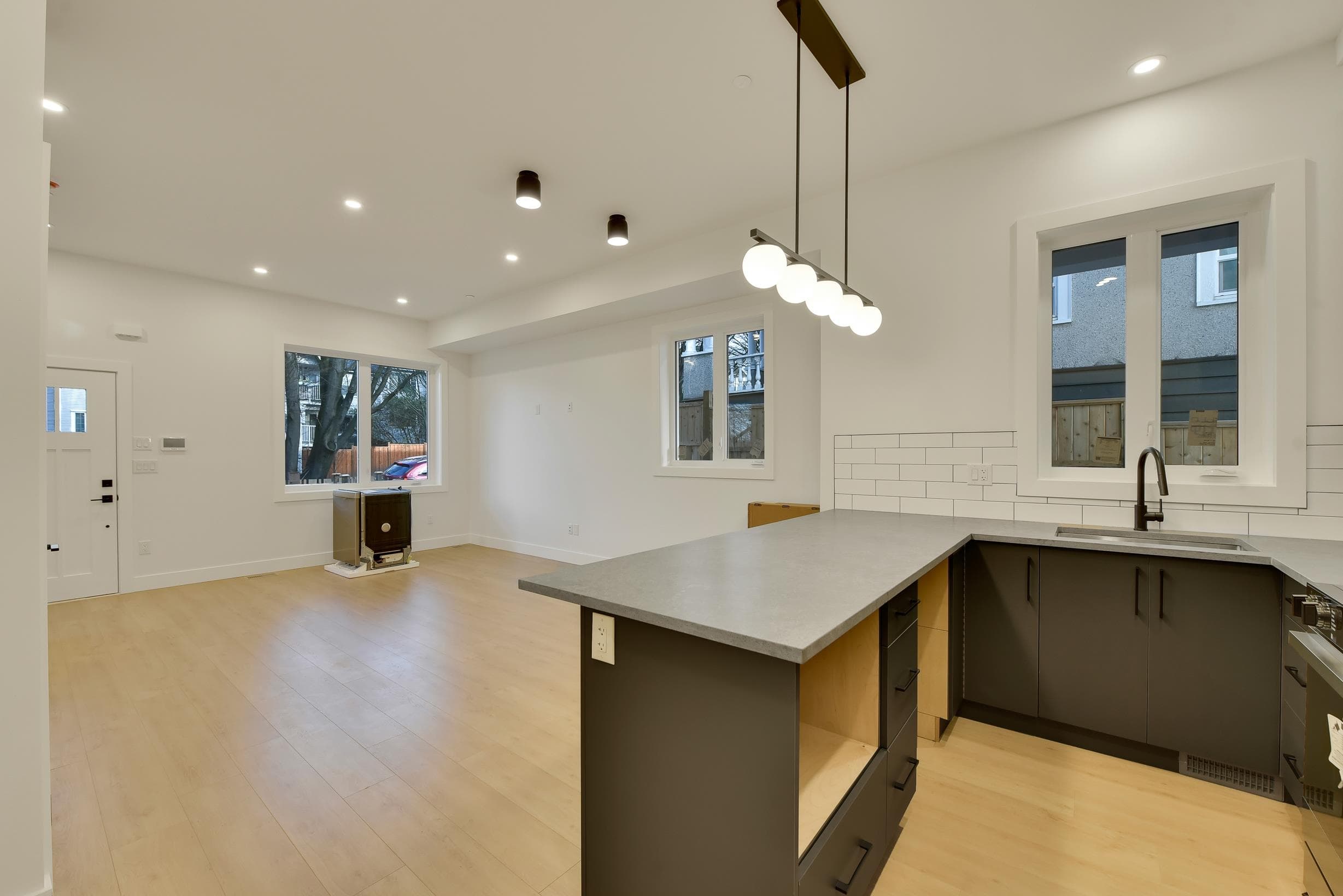 1 - 1436 E 1st Avenue, Vancouver, V5N 1A3 — photo 4