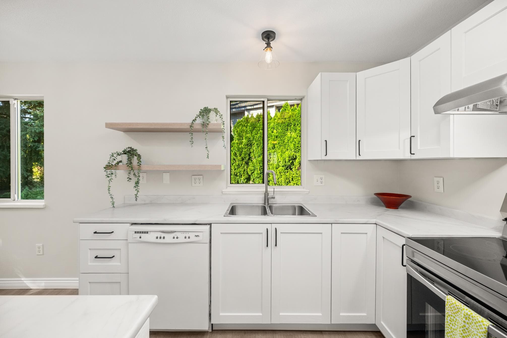 12453 189a Street, Pitt Meadows, V3Y 2H2 — photo 2