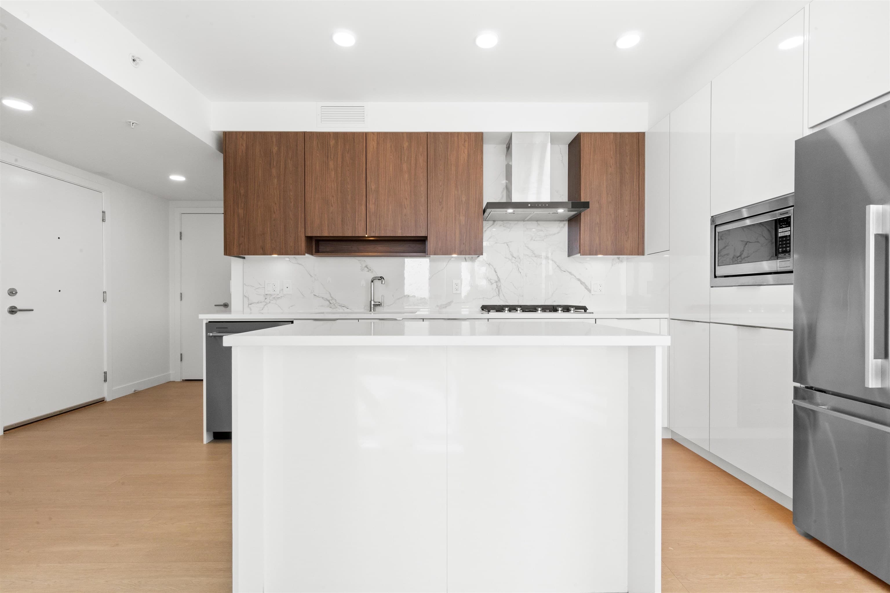 404 - 7683 Park Crescent, Burnaby, V3N 0J4 — photo 5