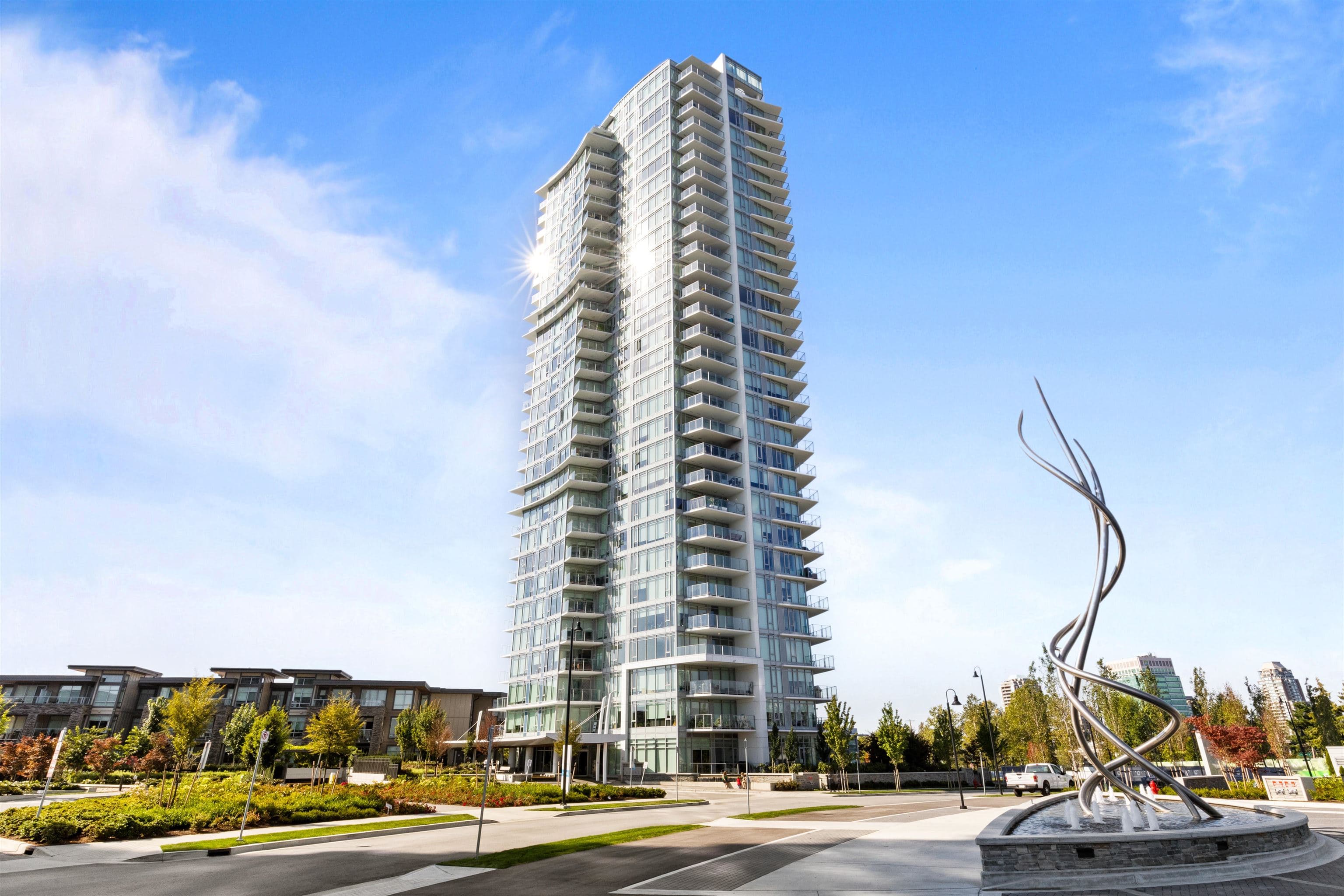 404 - 7683 Park Crescent, Burnaby, V3N 0J4 — photo 1