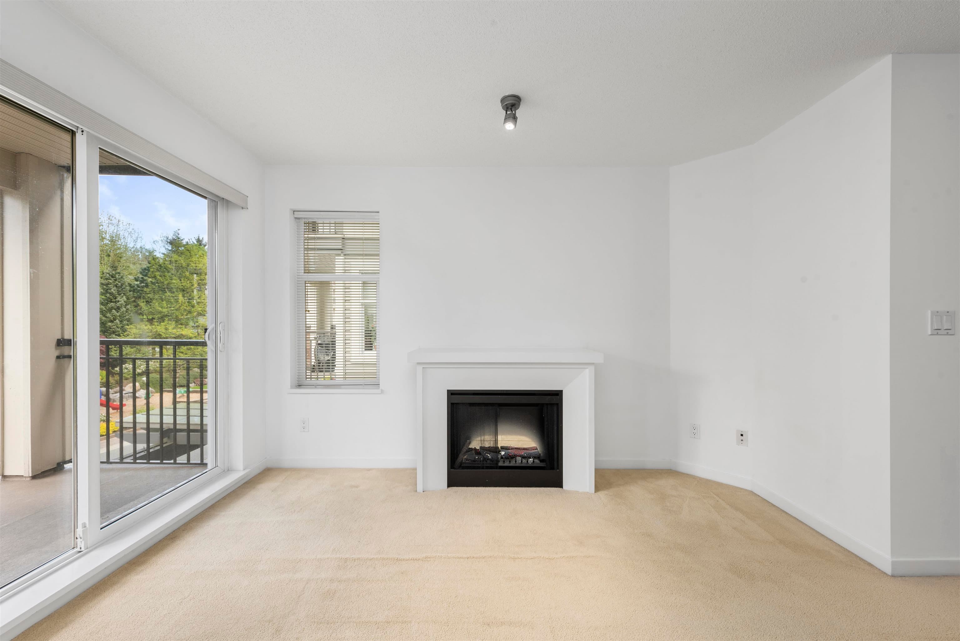 309 - 4768 Brentwood Drive, Burnaby, V5C 0C7 — photo 4