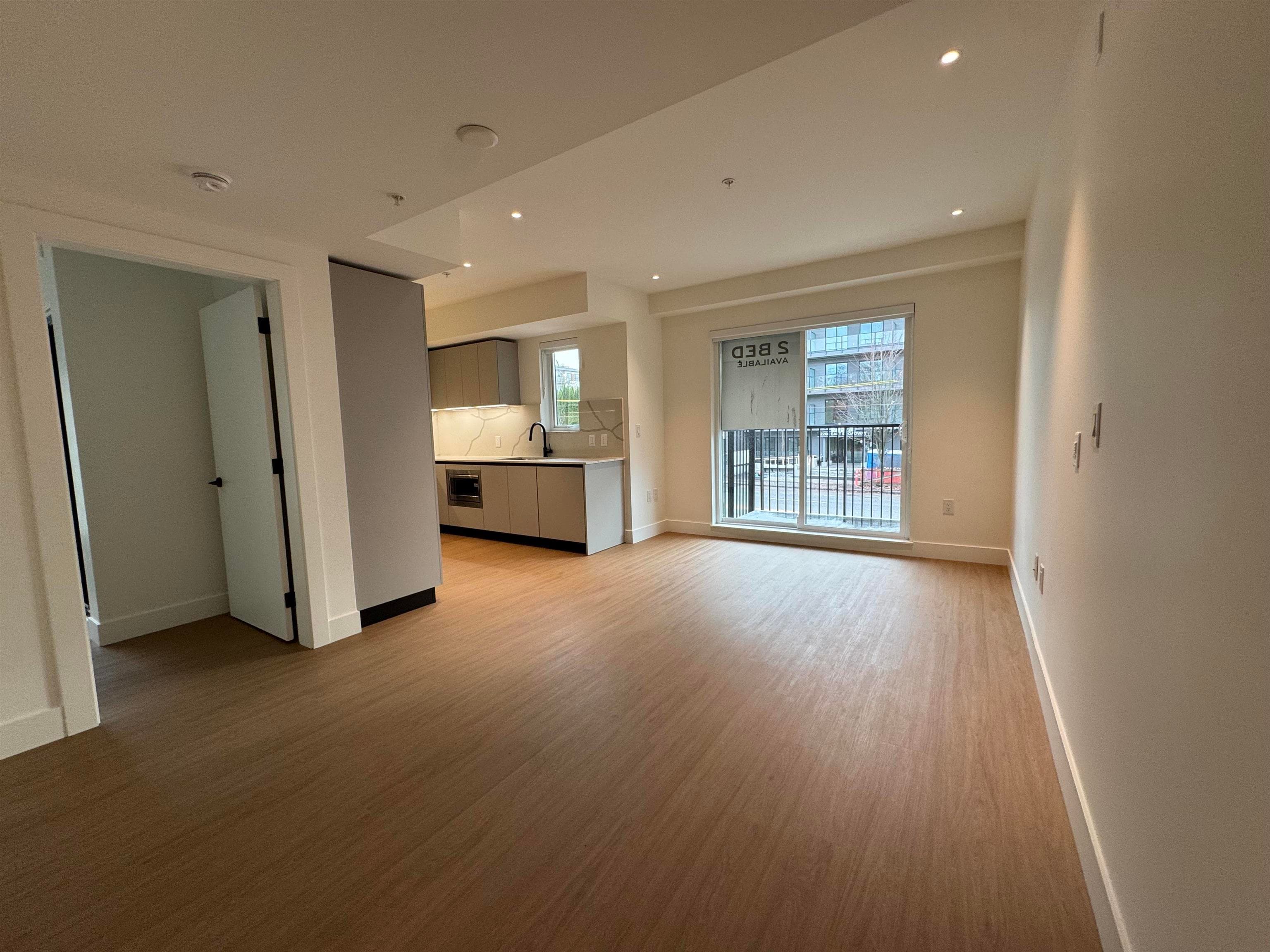 203 - 2235 E Broadway, Vancouver, V5N 0J5 — photo 3