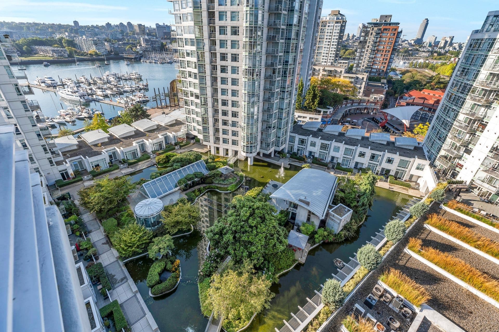 1608 - 198 Aquarius Mews, Vancouver, V6Z 2Y4 — photo 3