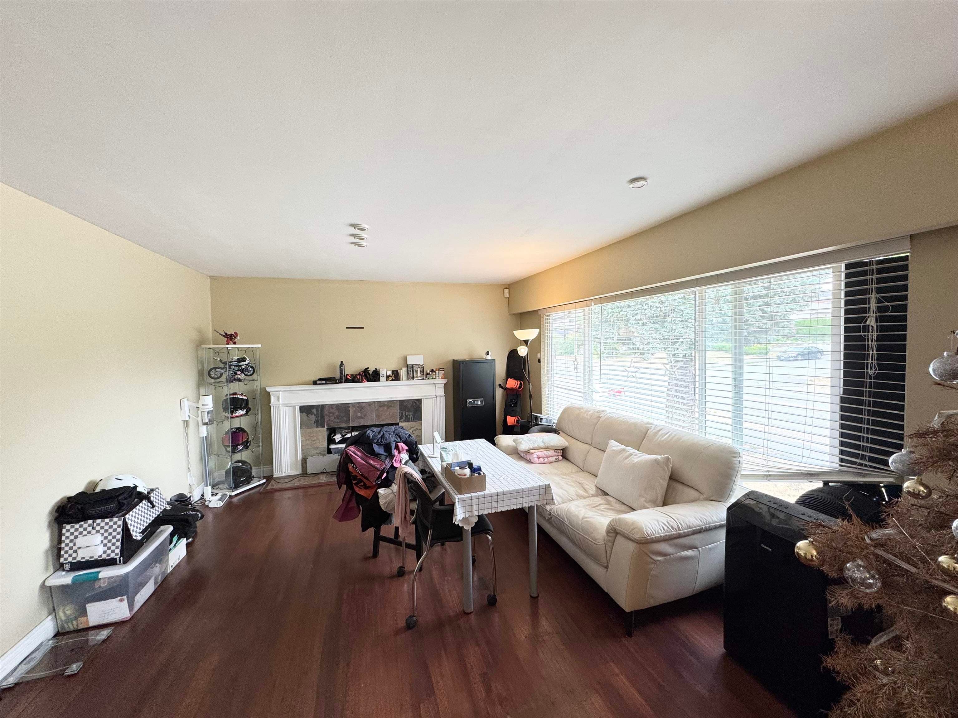 1305 Kensington Avenue, Burnaby, V5B 4C2 — photo 4
