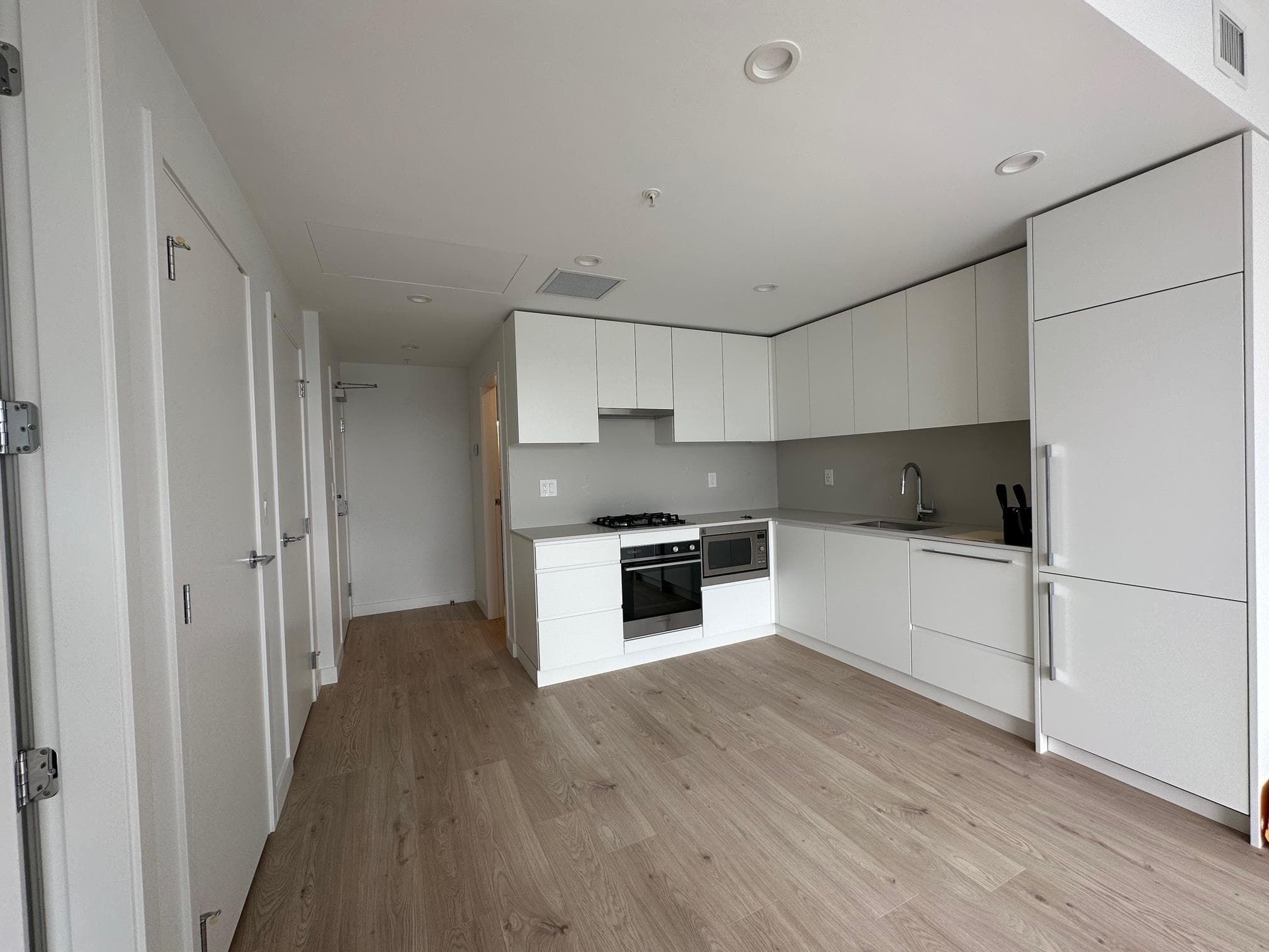 2501 - 2181 Madison, Burnaby, V5C 4B3 — photo 4
