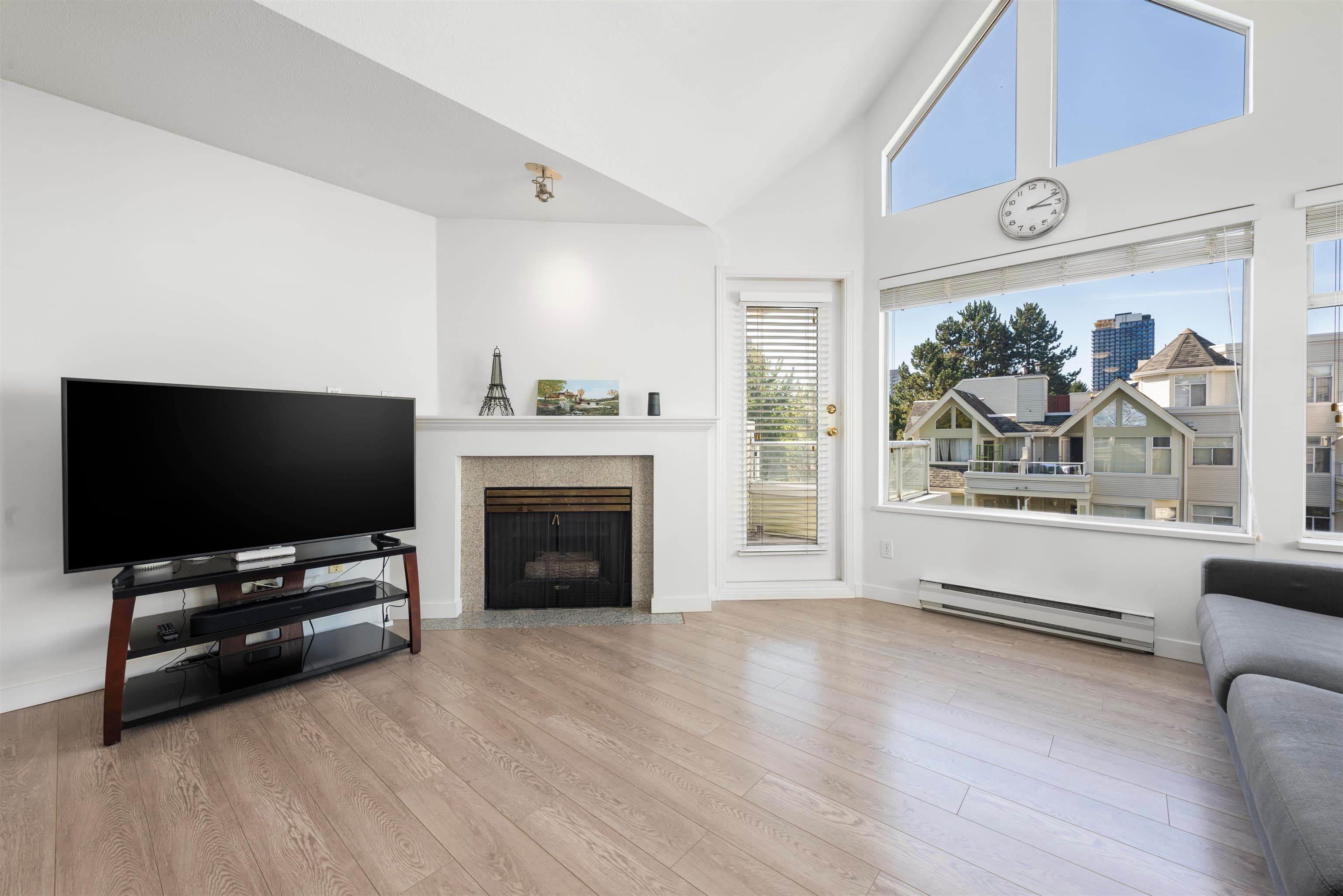 310 - 3638 Rae Avenue, Vancouver, V5R 2P5 — photo 2