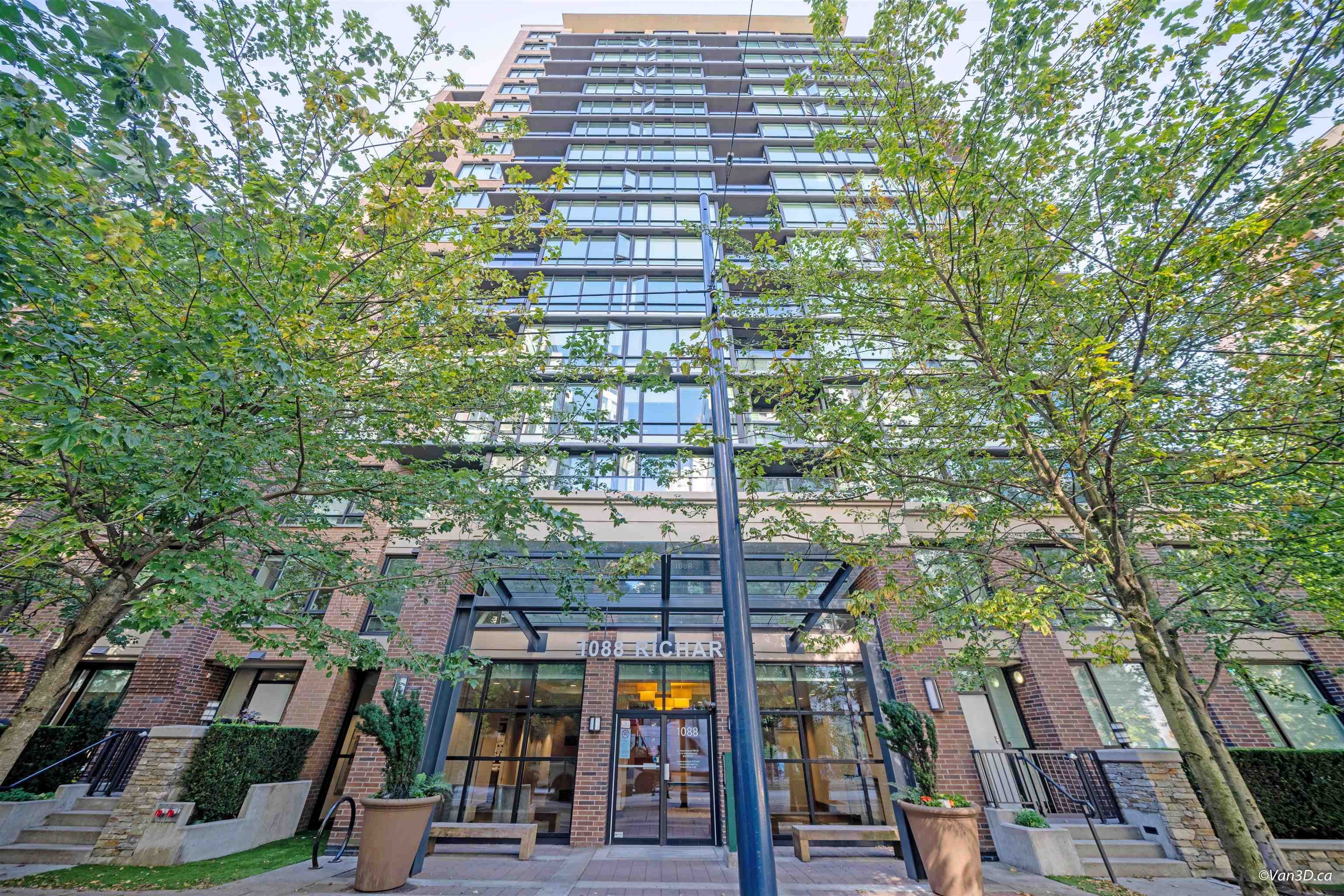 1602 - 1088 Richards Street, Vancouver, V6B 0J8 — photo 1