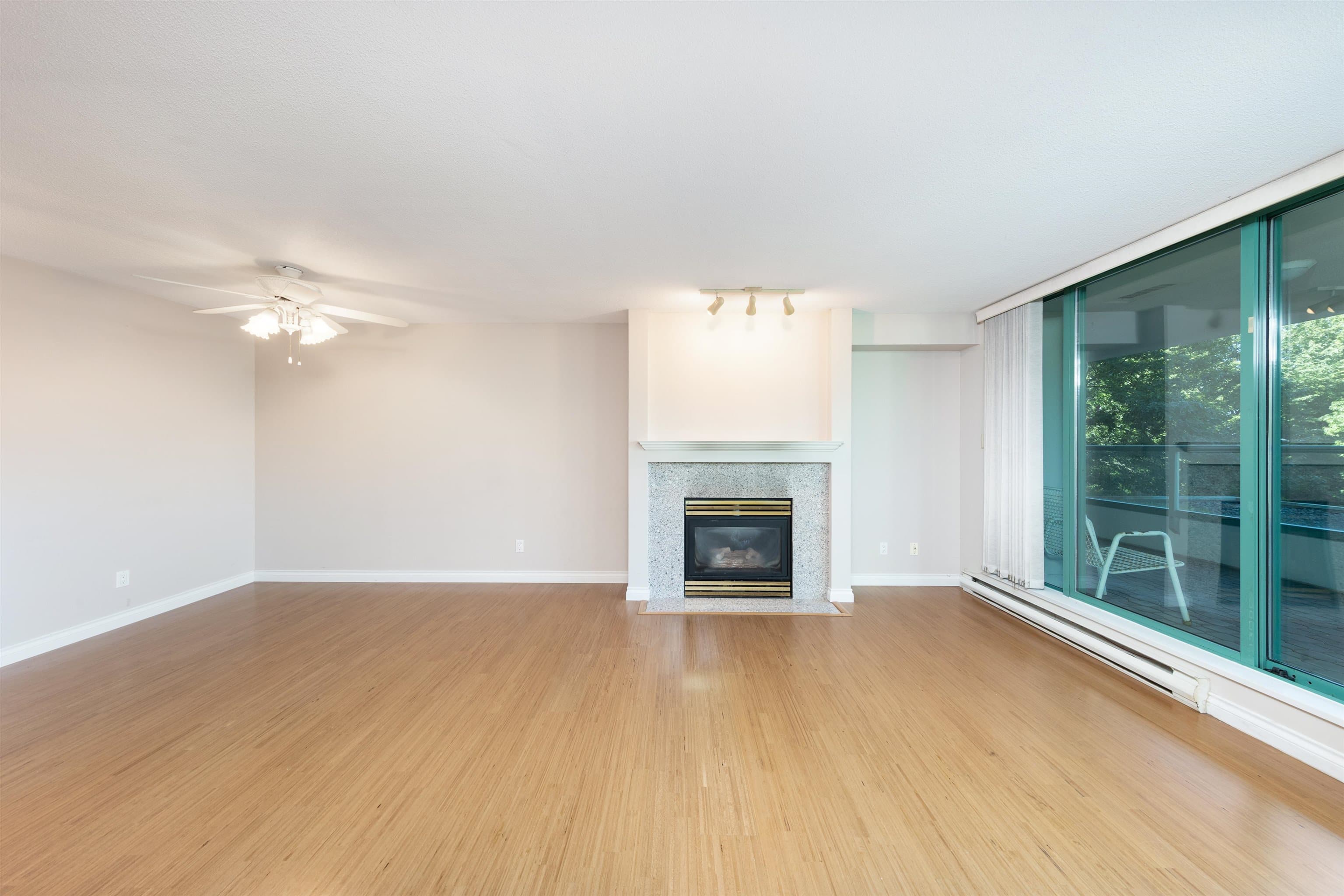 201 - 5899 Wilson Avenue, Burnaby, V5H 4R9 — photo 4