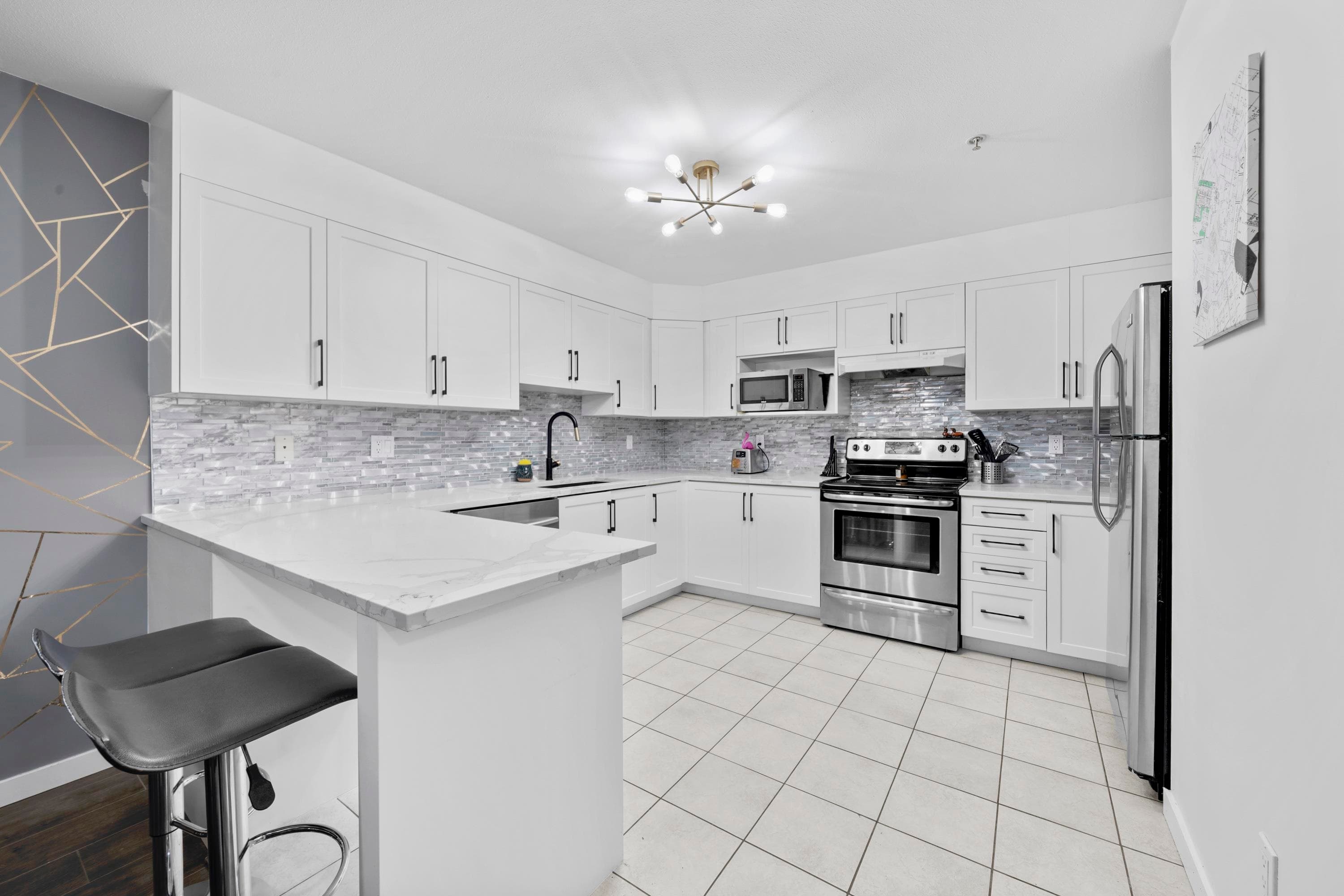 311 - 121 Shoreline Circle, Port Moody, V3H 5G2 — photo 5