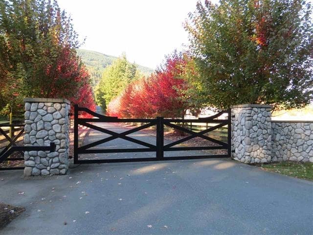 1400 Maple Rock Drive, Columbia Valley, V2R 4X5 — photo 2