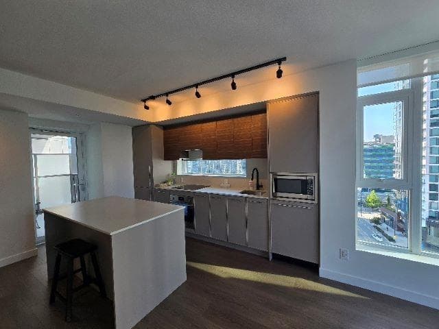 804 - 13745 George Junction, Surrey, V3T 0V8 — photo 4