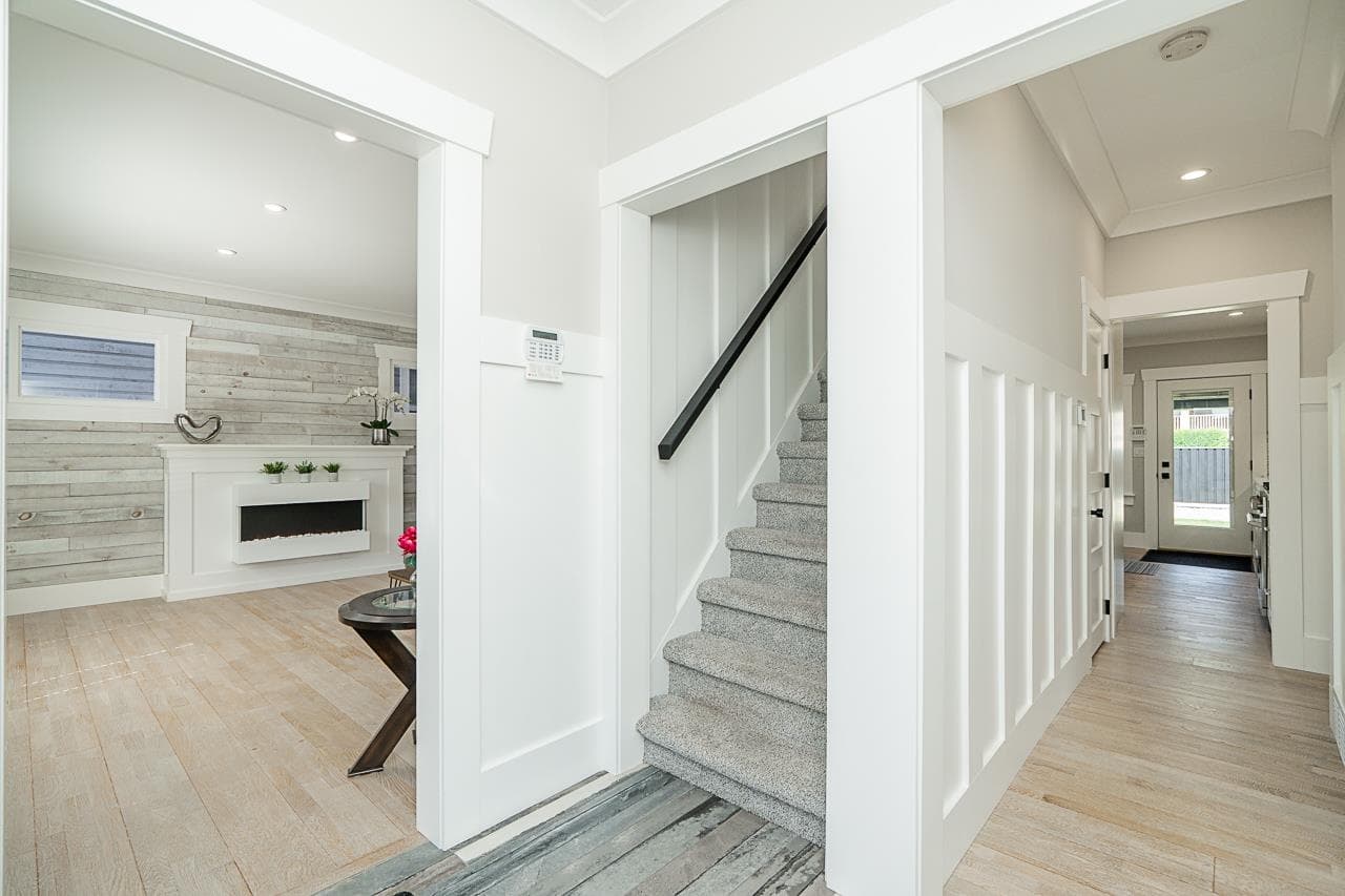 905 Edinburgh Street, New Westminster, V3M 2V2 — photo 5