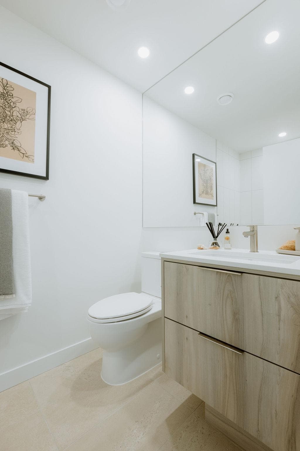 305 - 3594 Malsum Drive, North Vancouver, V7G 0B4 — photo 5