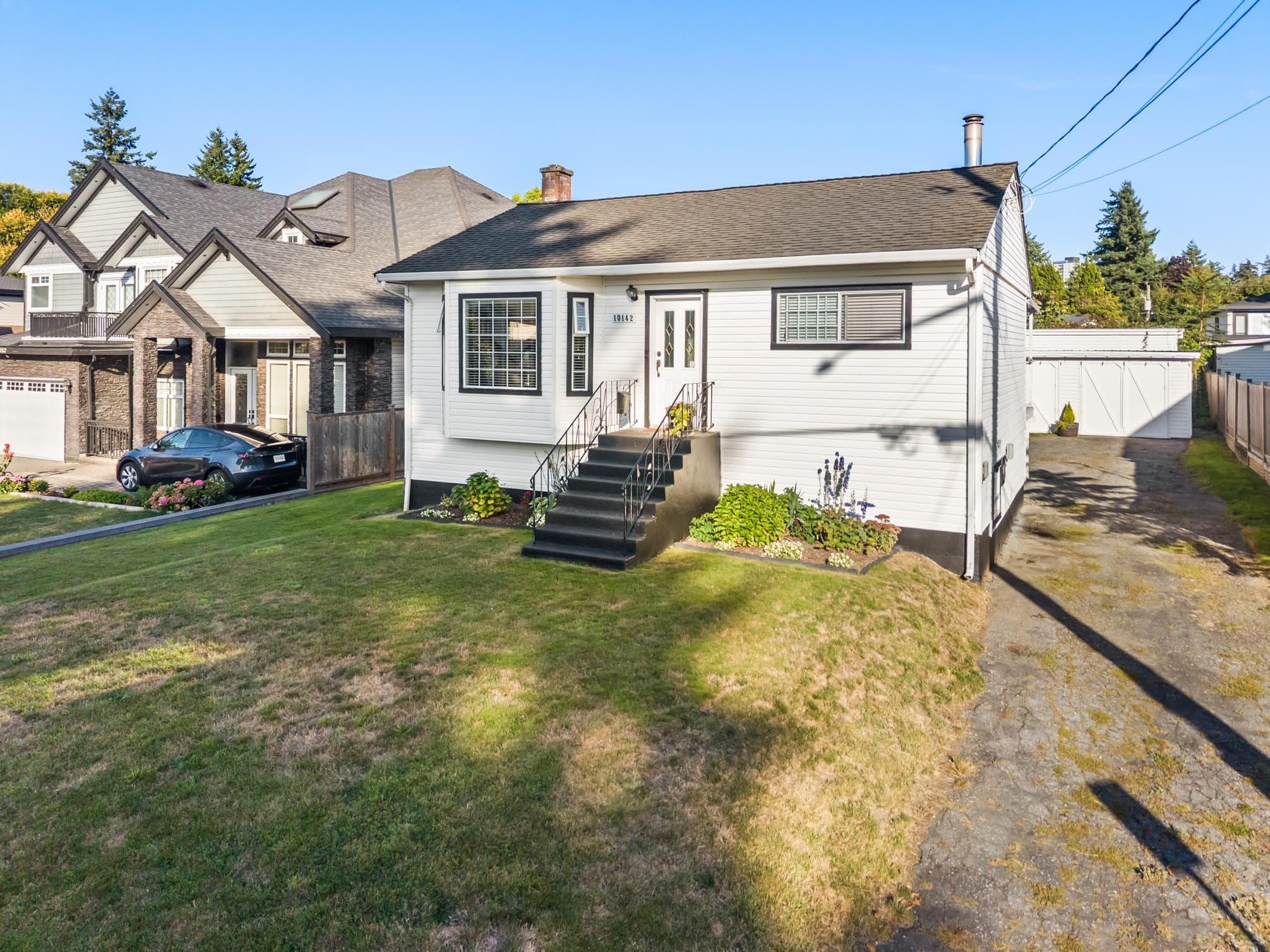 10142 128a Street, Surrey, V3T 3E6 — photo 2