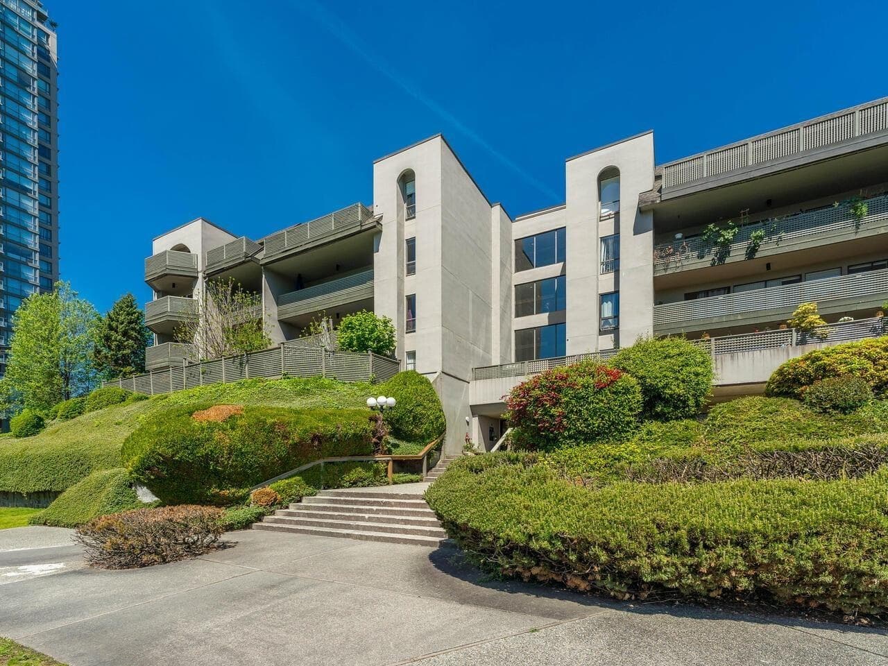 103 - 4941 Lougheed Highway, Burnaby