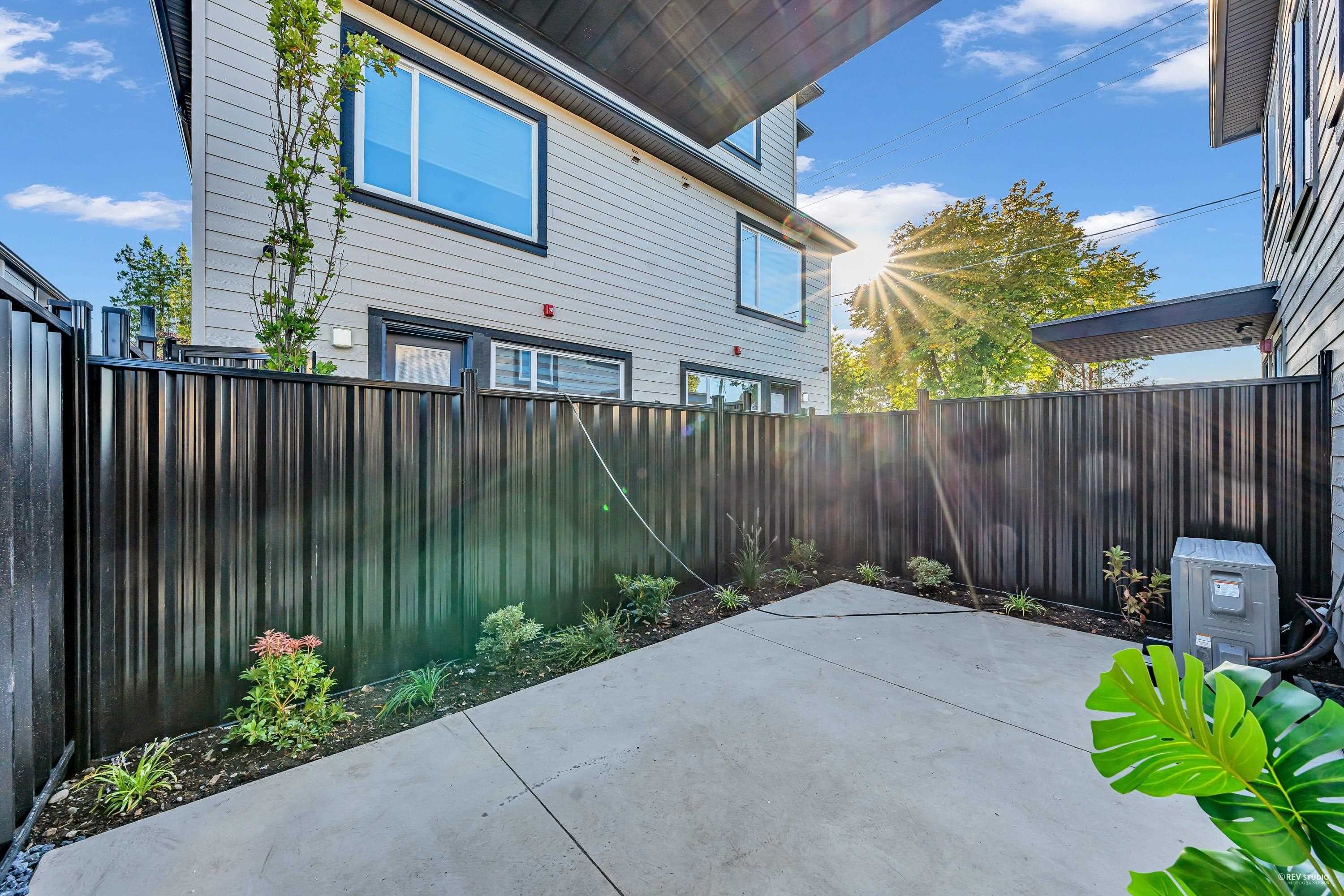 2 - 2703 East 3rd Avenue, Vancouver