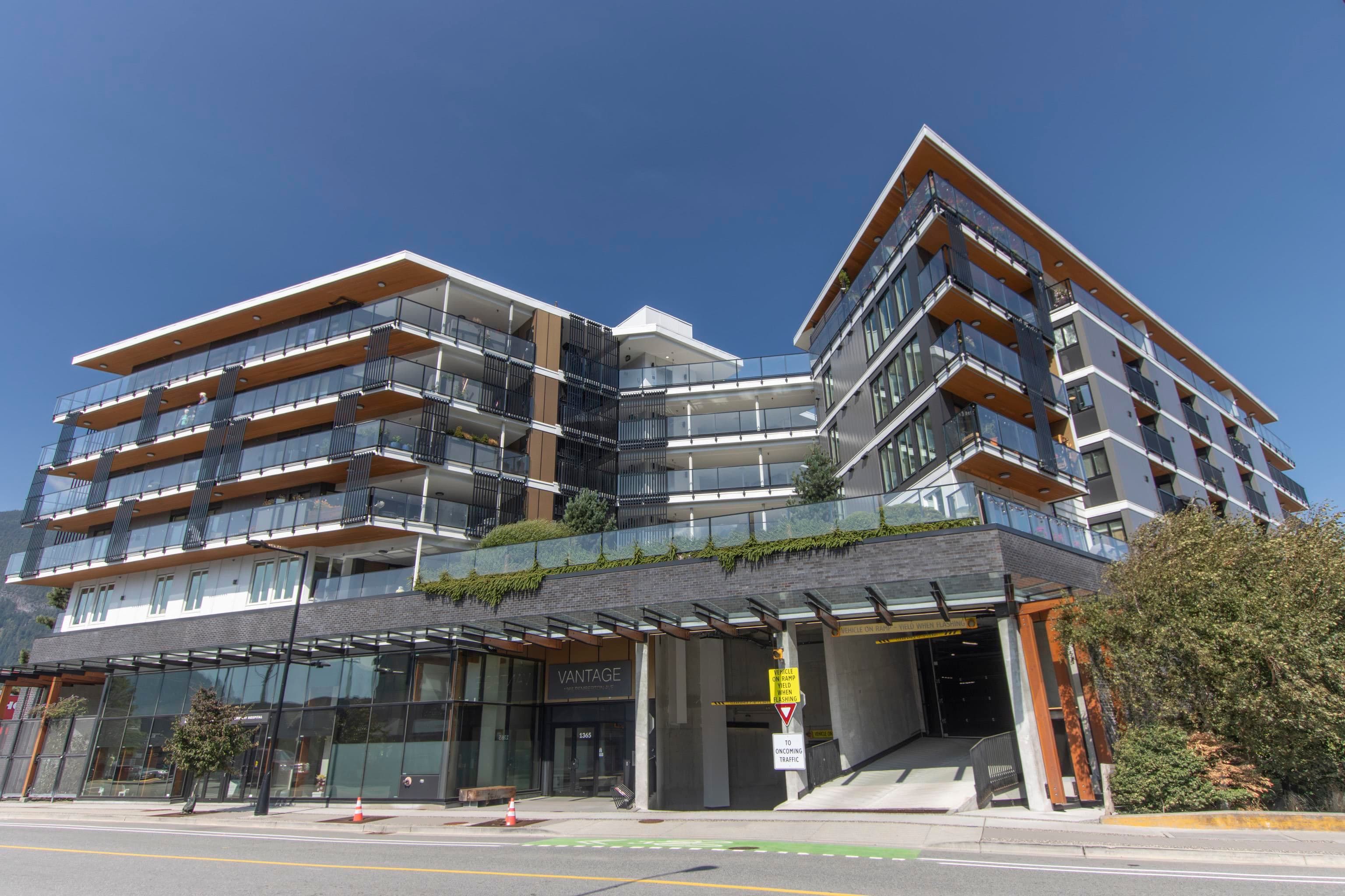 416 - 1365 Pemberton Avenue, Squamish, V8B 1B7 — photo 1
