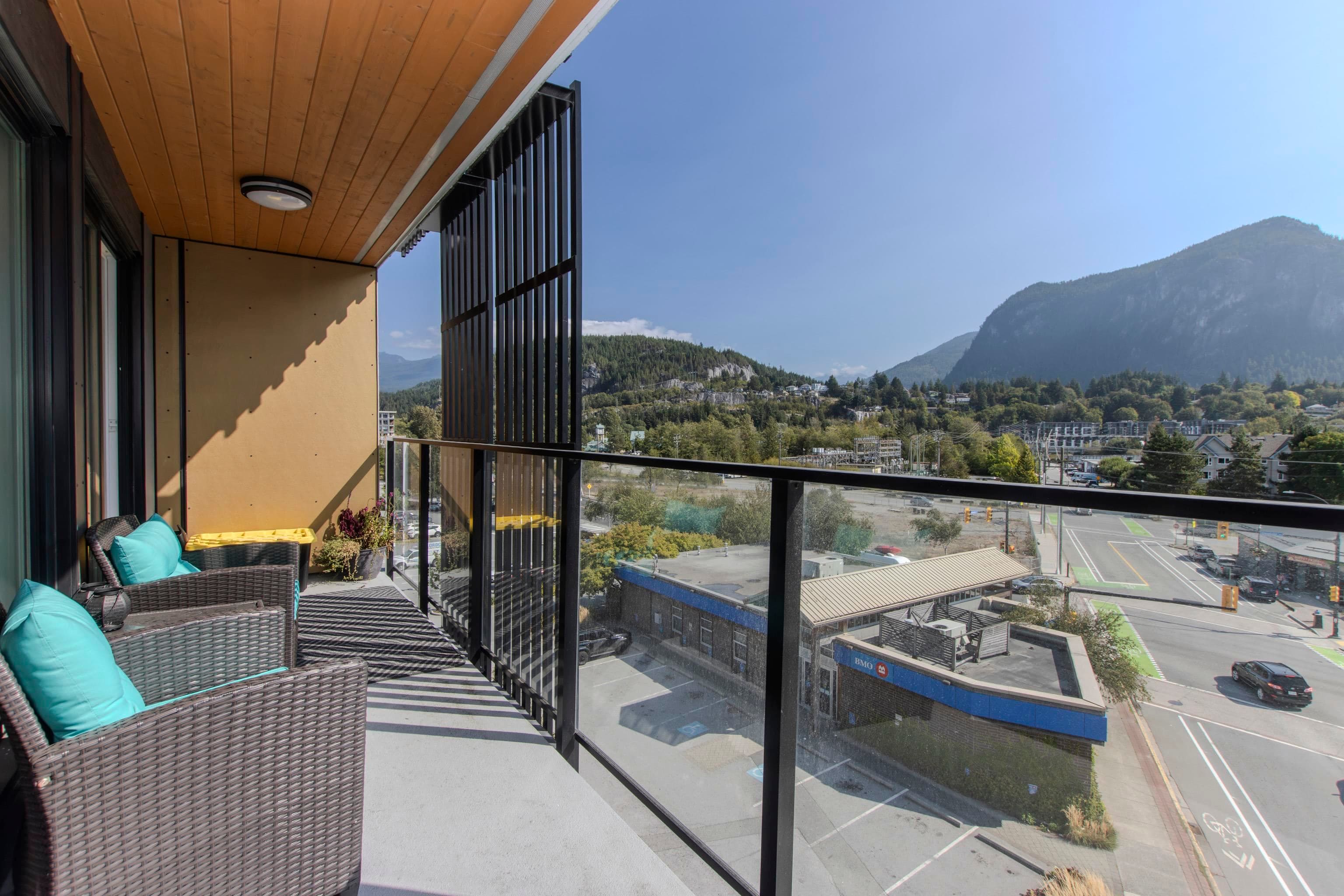 416 - 1365 Pemberton Avenue, Squamish, V8B 1B7 — photo 5