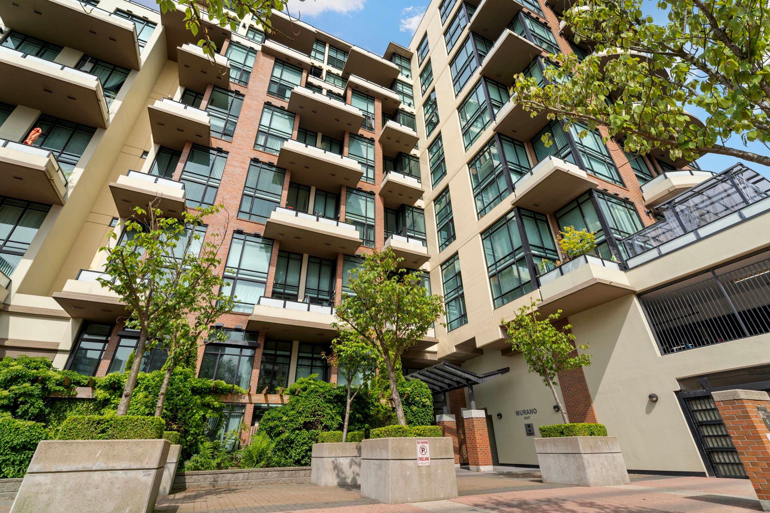 201 - 10 Renaissance Square, New Westminster, V3M 7B1 — photo 2