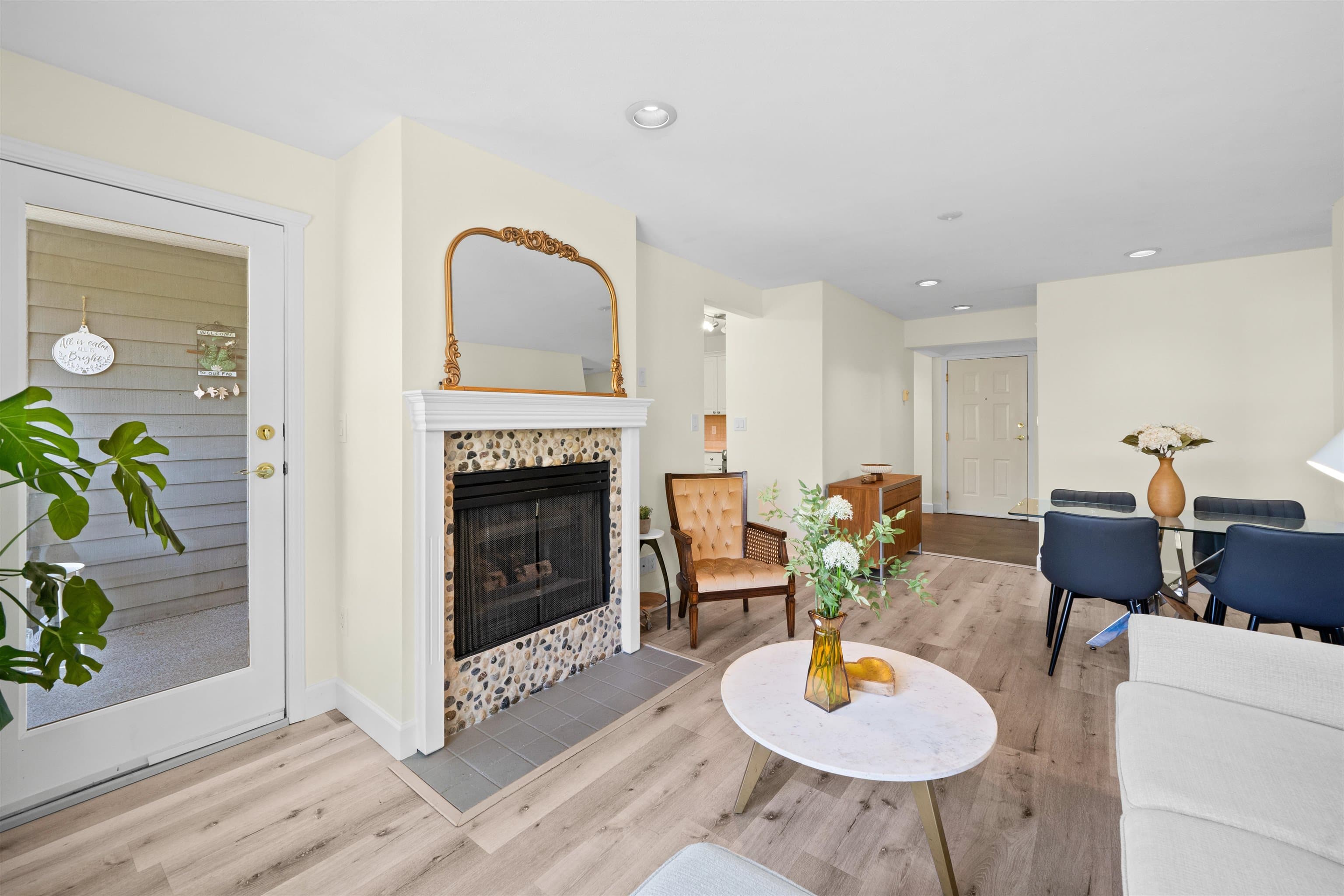 204 - 1528 Bowser Avenue, North Vancouver, V7P 2Y3 — photo 3