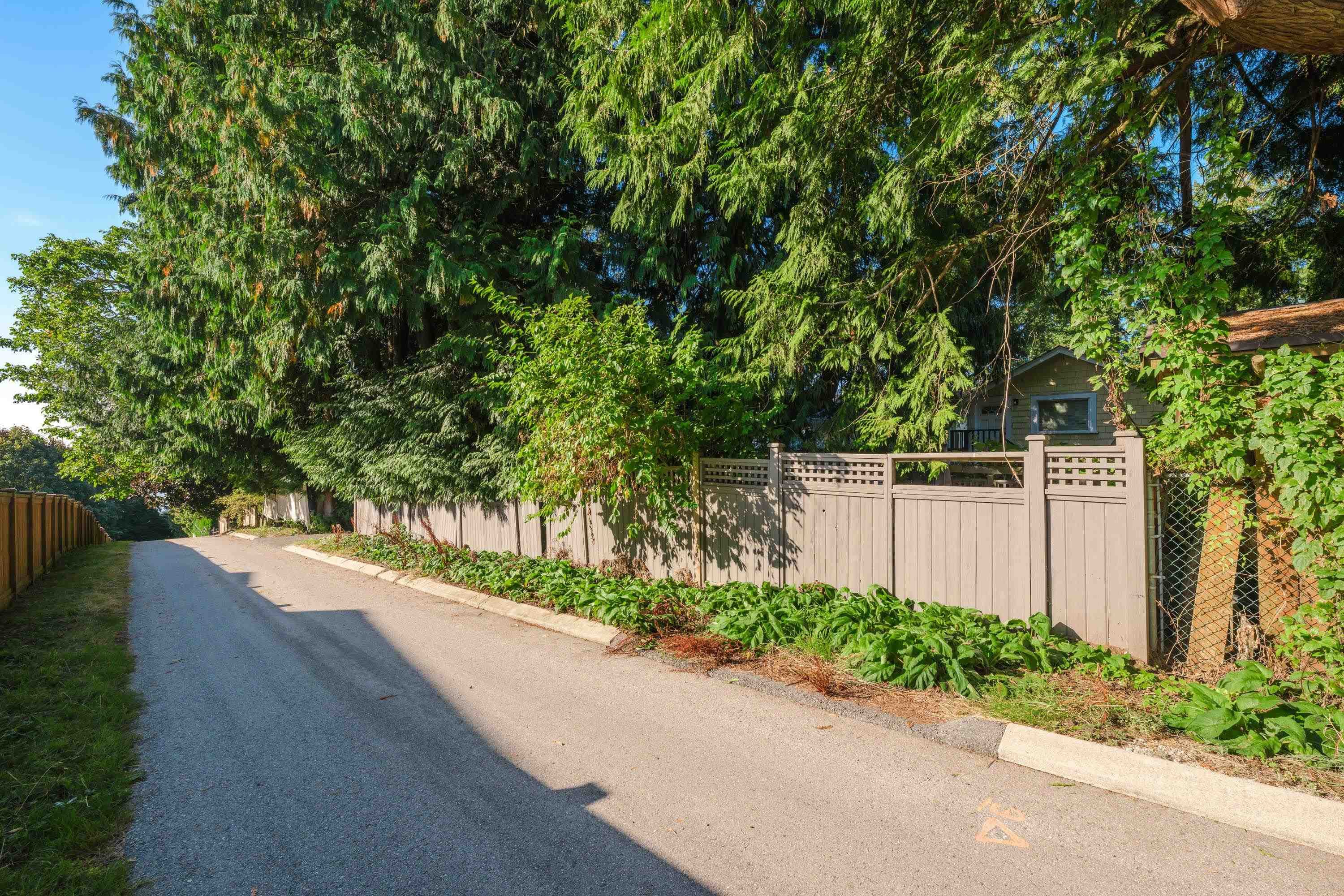 1350 Everall Street, White Rock, V4B 3S6 — photo 5
