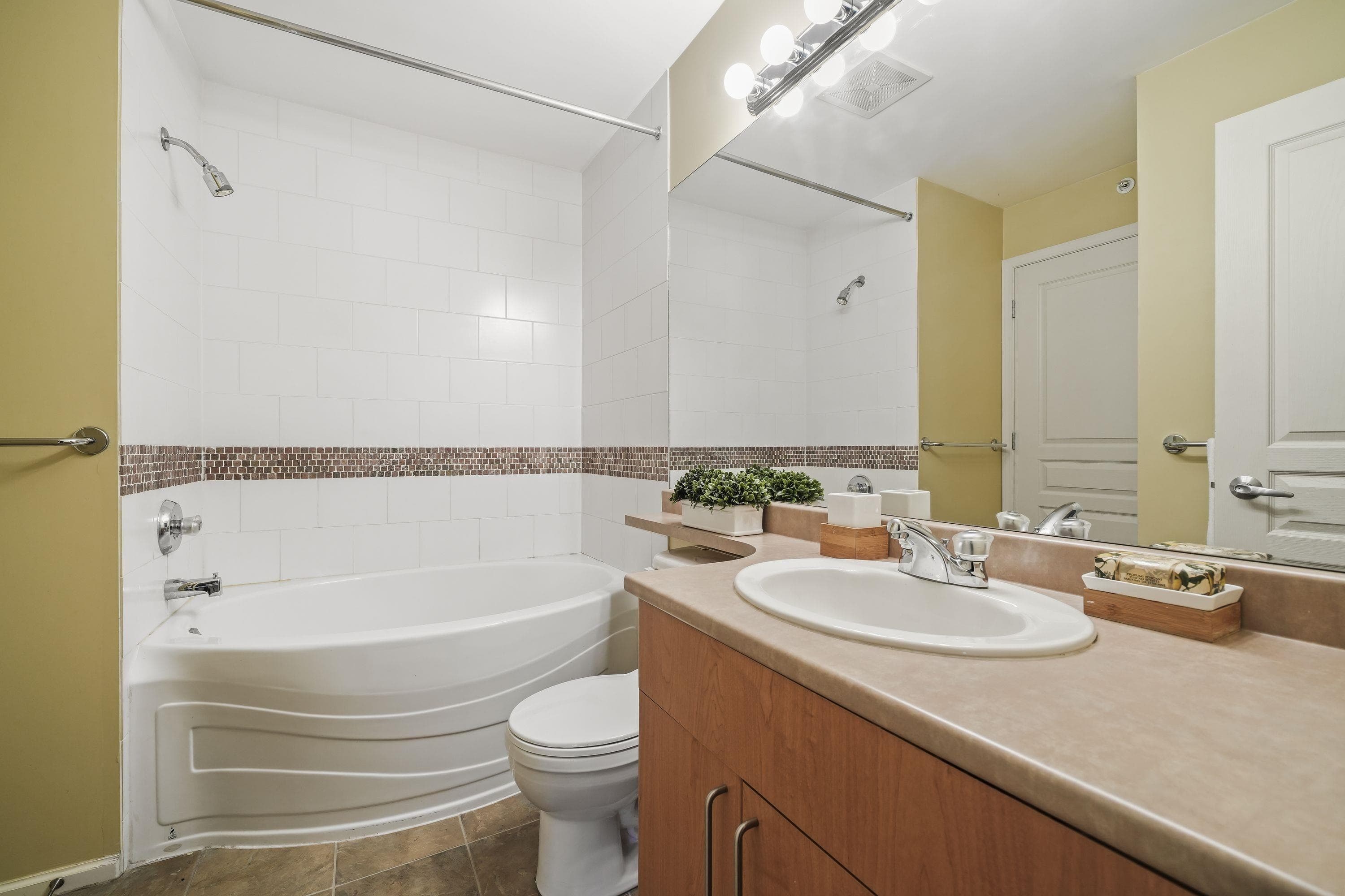 355 - 1100 E 29th Street, North Vancouver, V7K 3E4 — photo 4