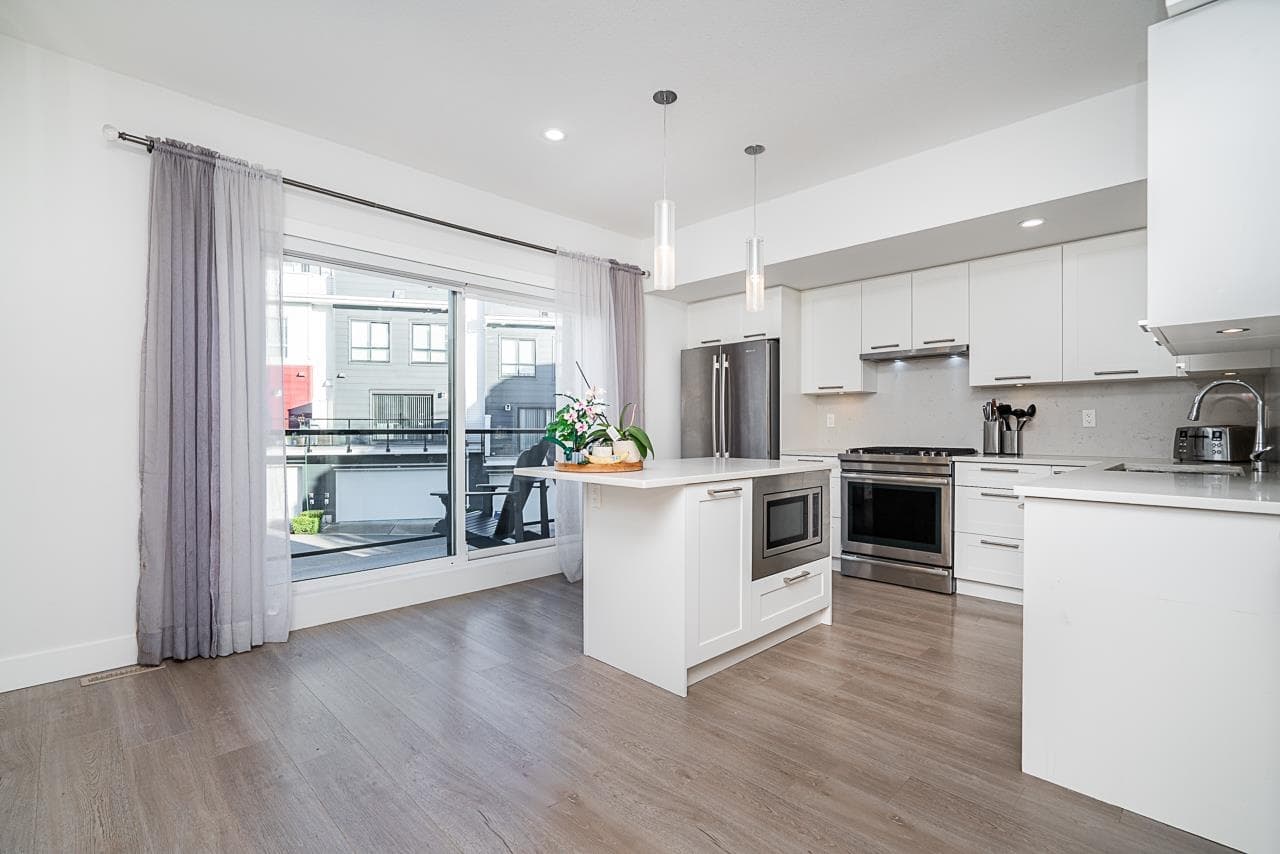 197 - 2277 Oak Meadows Drive, Surrey, V3Z 0W6 — photo 3