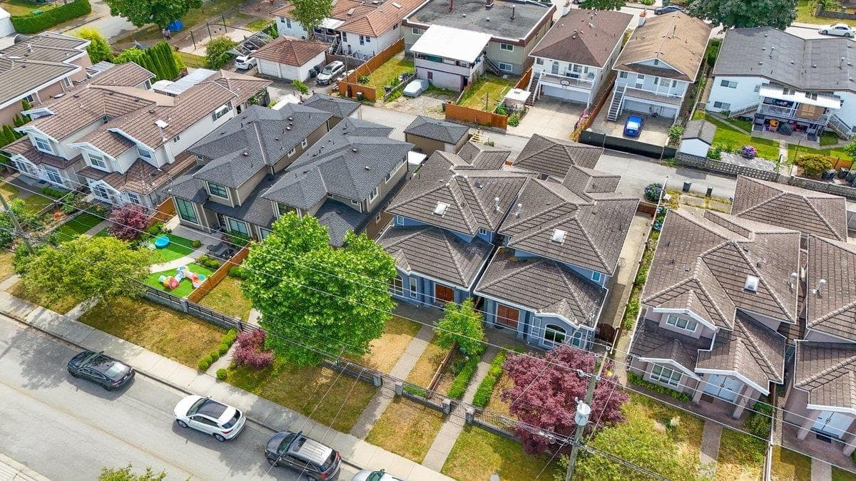 7770 16th Avenue, Burnaby, V3N 1P9 — photo 3