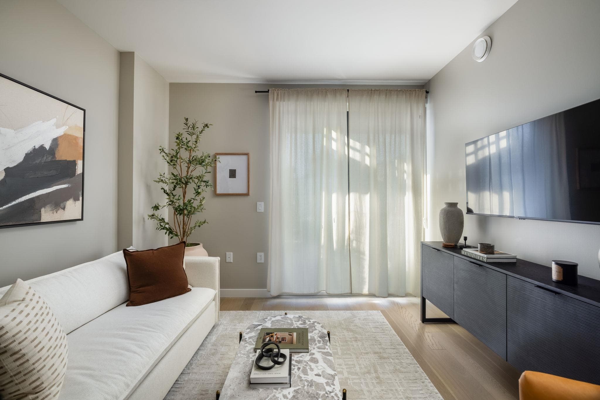 412 - 8398 Oak Street, Vancouver, V6P 4A9 — photo 1