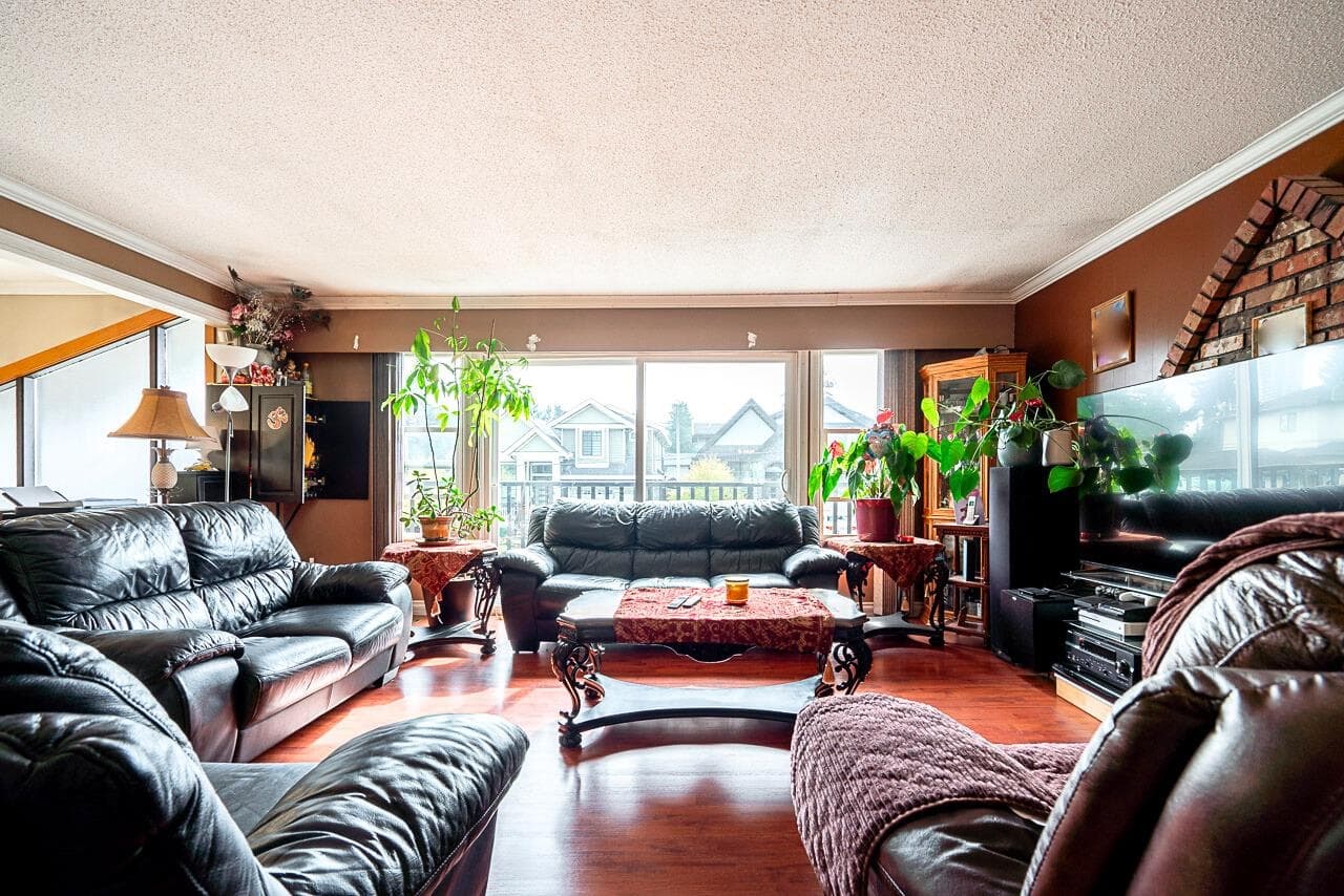 11707 82b Avenue, Delta, V4C 2E8 — photo 3