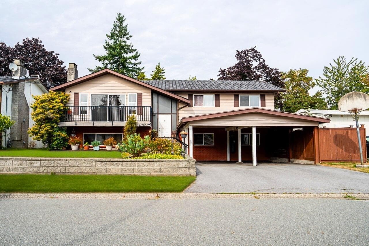 11707 82b Avenue, Delta