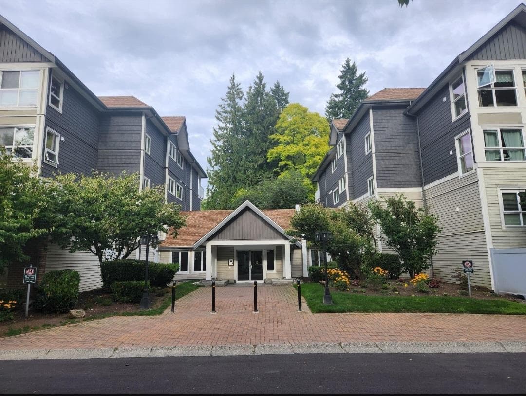210 - 9668 148 Street, Surrey, V3R 0W2 — photo 1