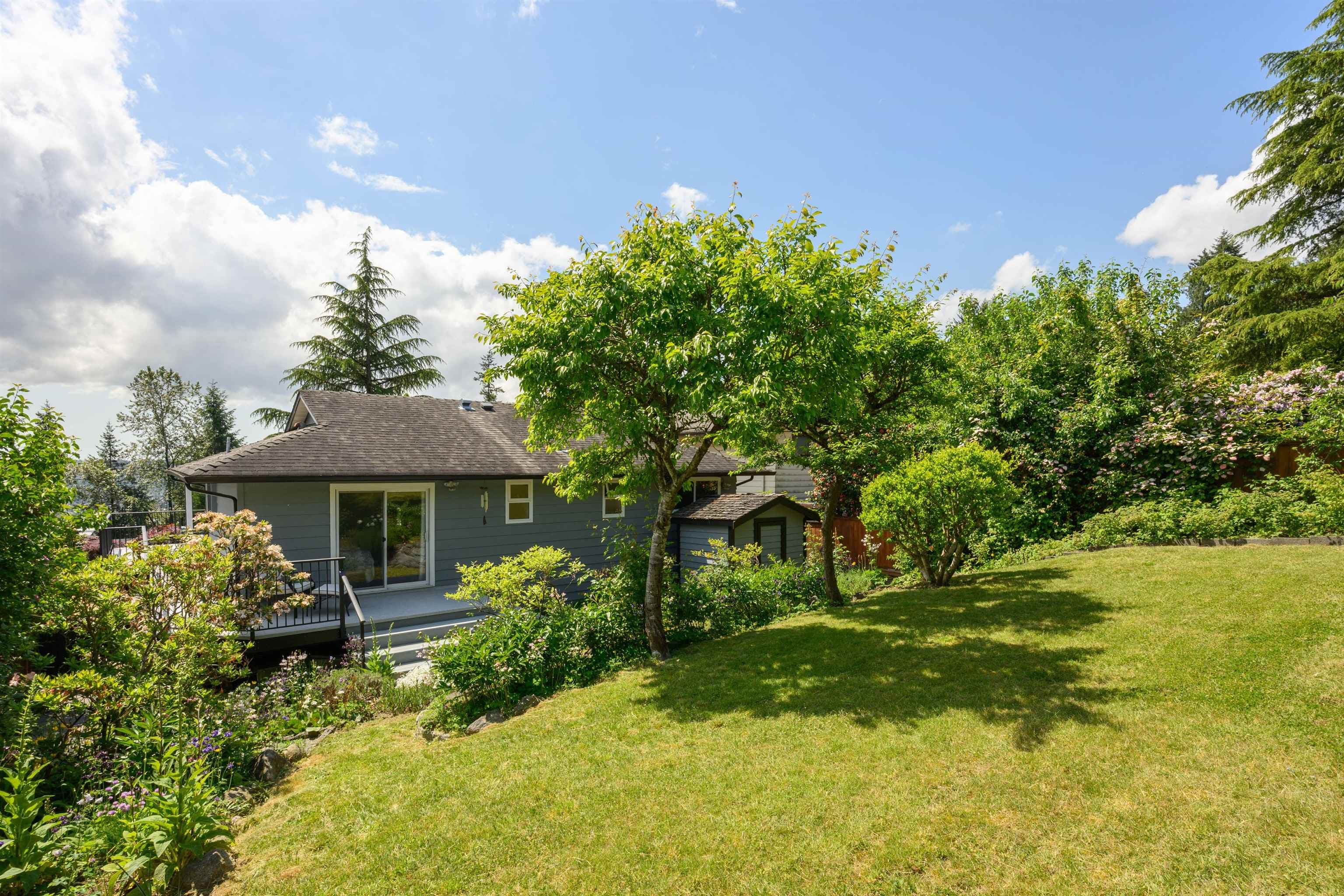 2527 Arundel Lane, Coquitlam, V3K 5R9 — photo 2