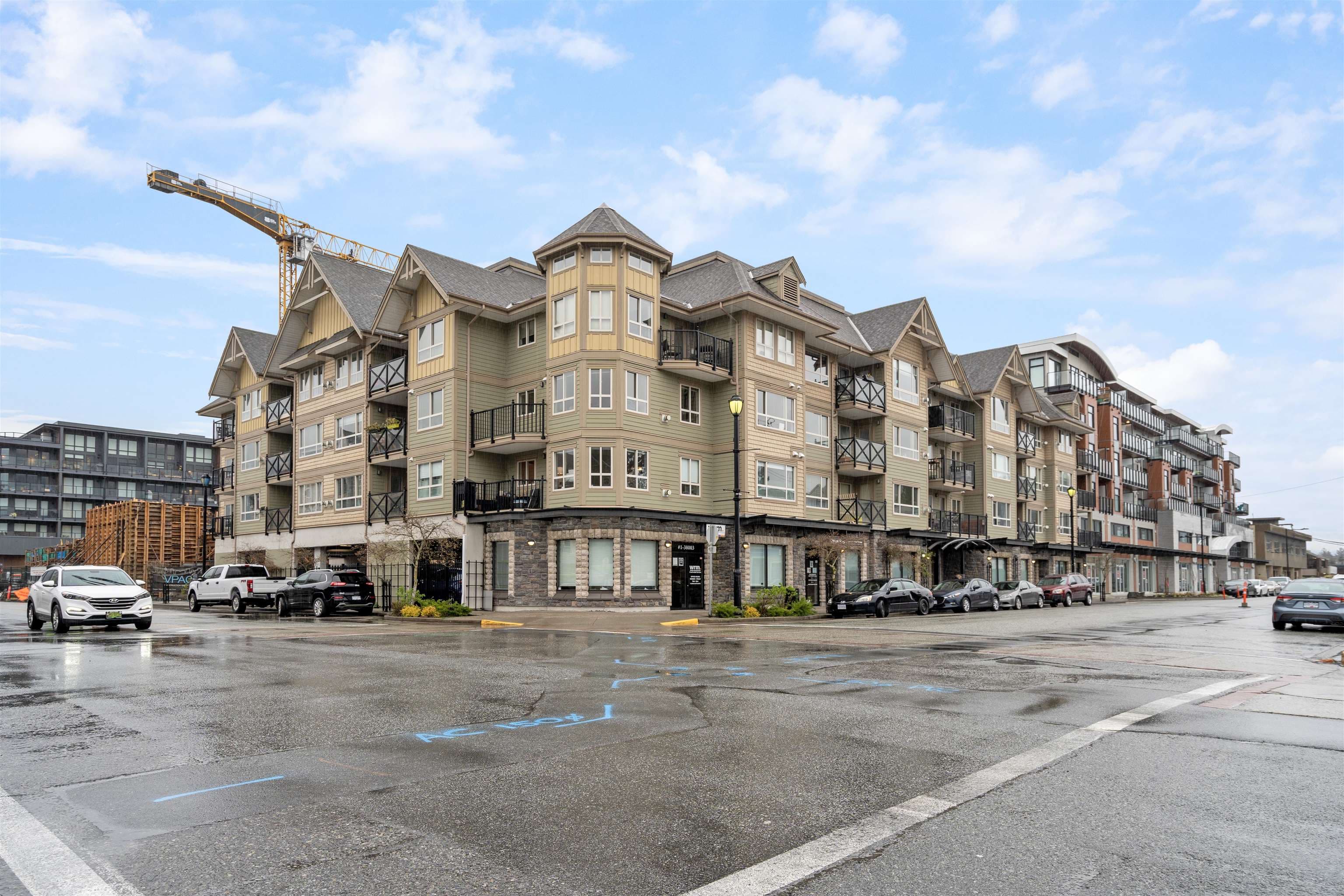 202 - 38003 Second Avenue, Squamish, V8B 0C4 — photo 2