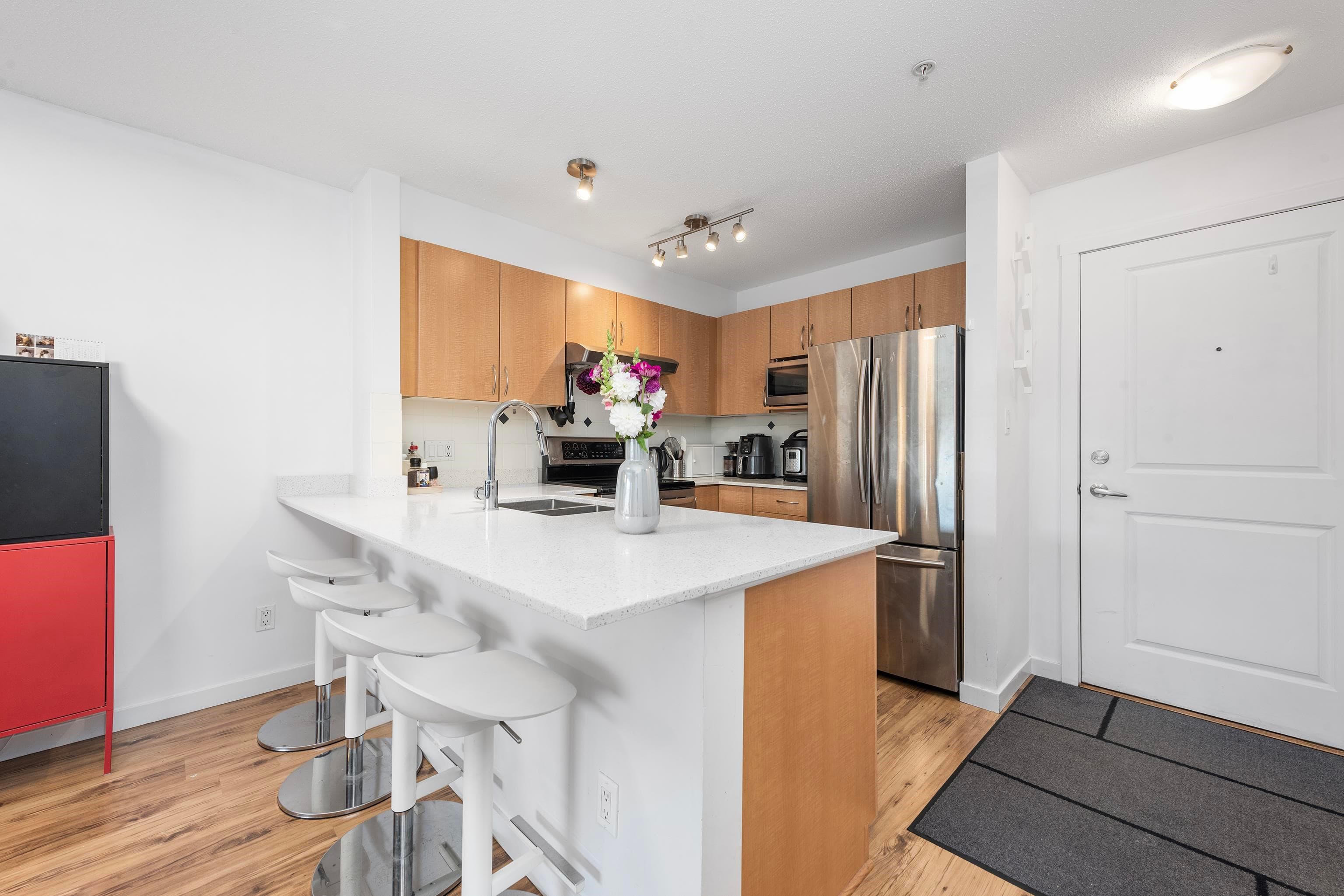 202 - 38003 Second Avenue, Squamish, V8B 0C4 — photo 5