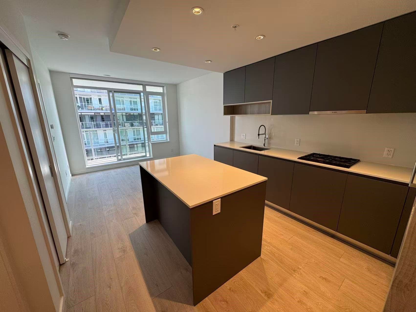 937 - 6600 Minoru Boulevard, Richmond, V6Y 1Y3 — photo 2